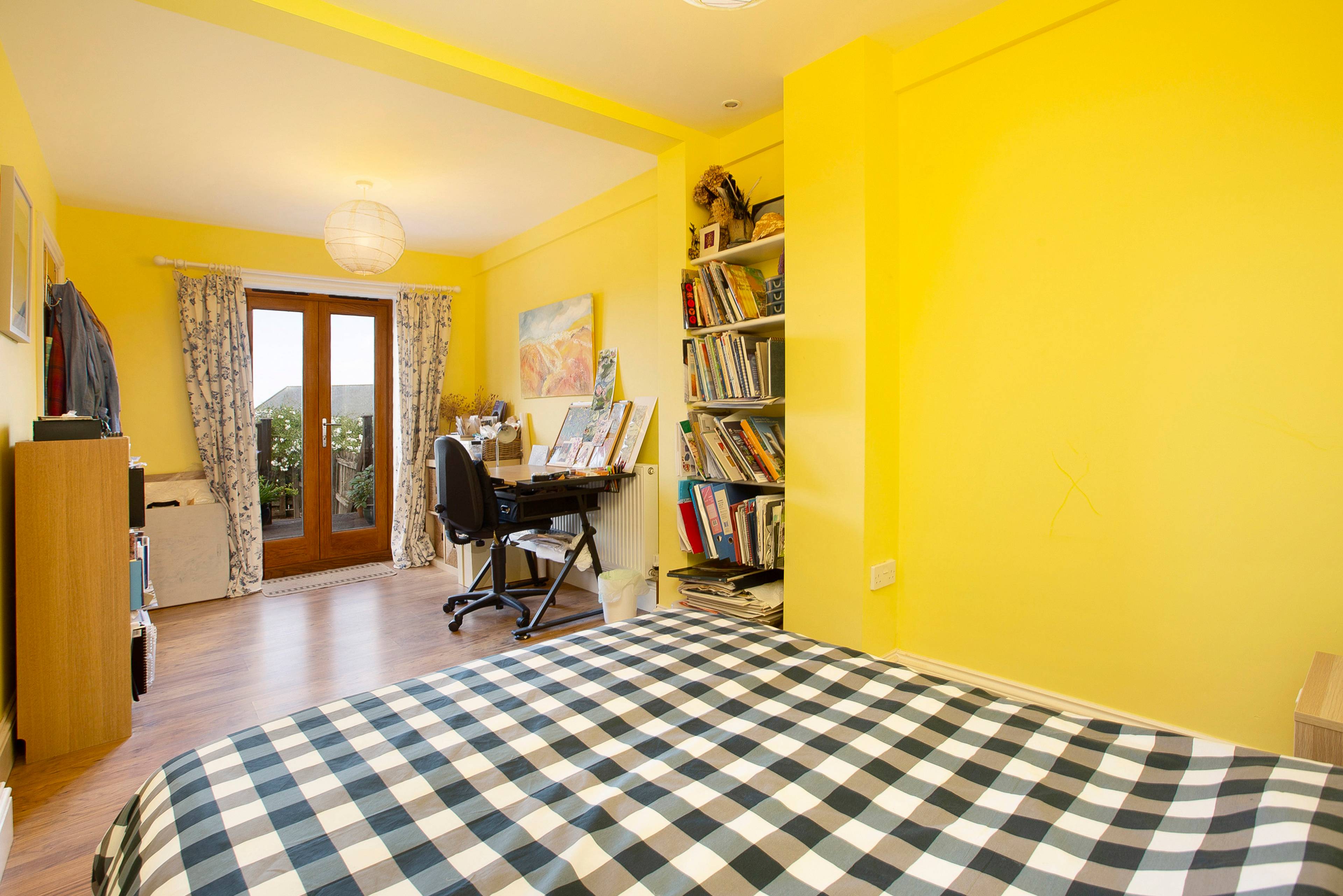 6 Stewart Gardens, Dawlish, EX7 - 10