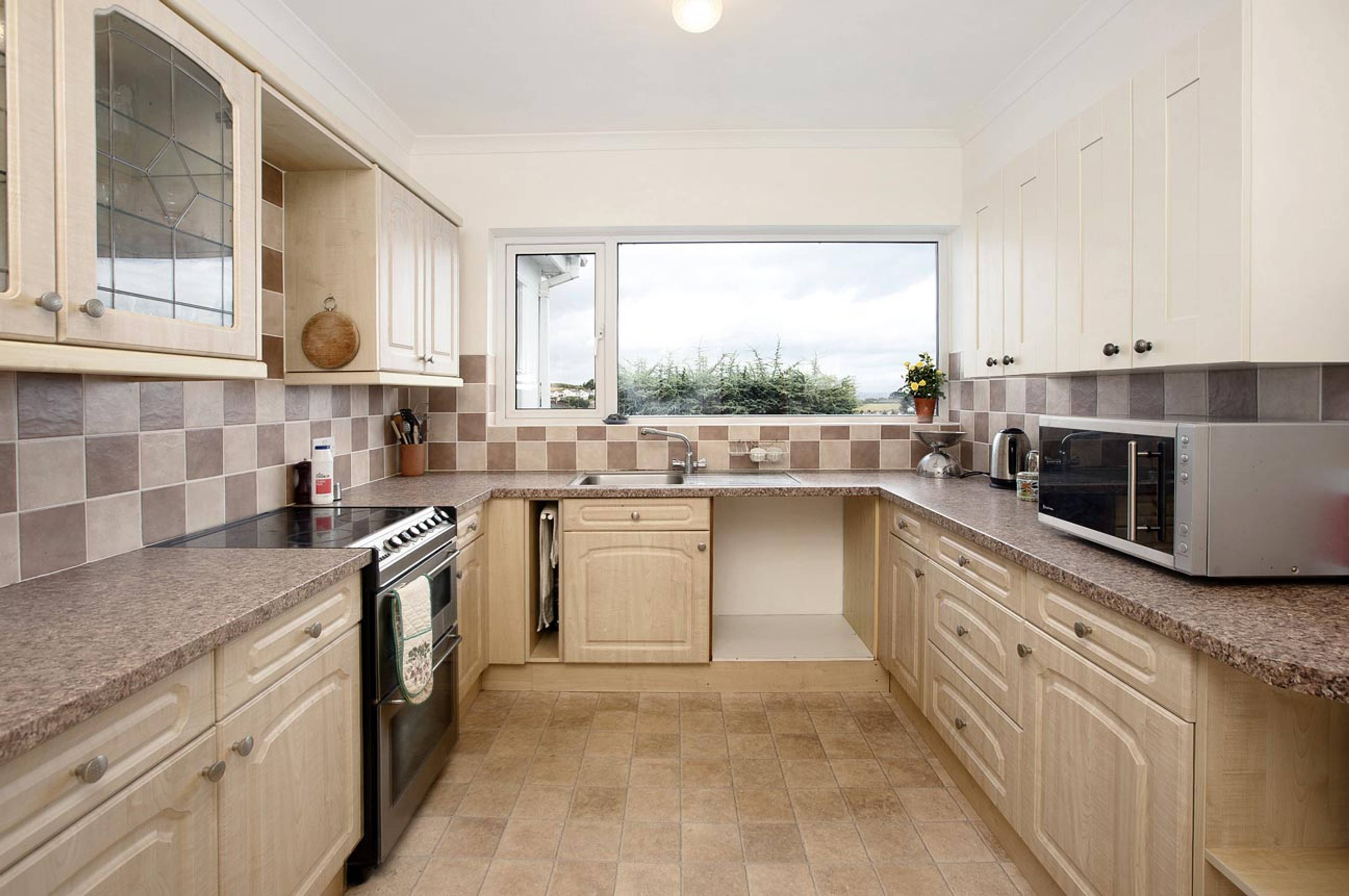 Woodland Avenue, Teignmouth, TQ14 - 7