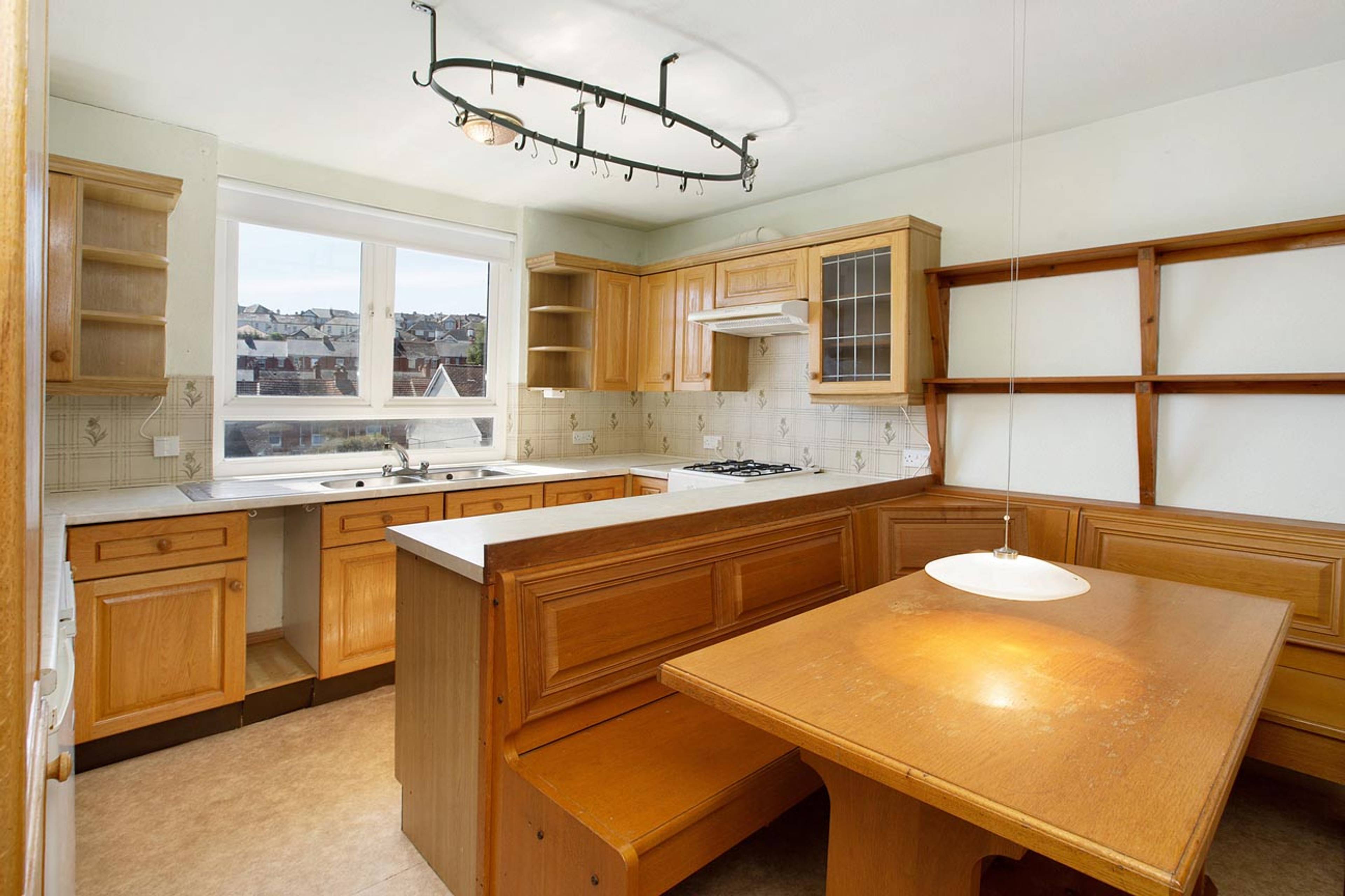 Top Flat, Teignmouth, TQ14 - 2