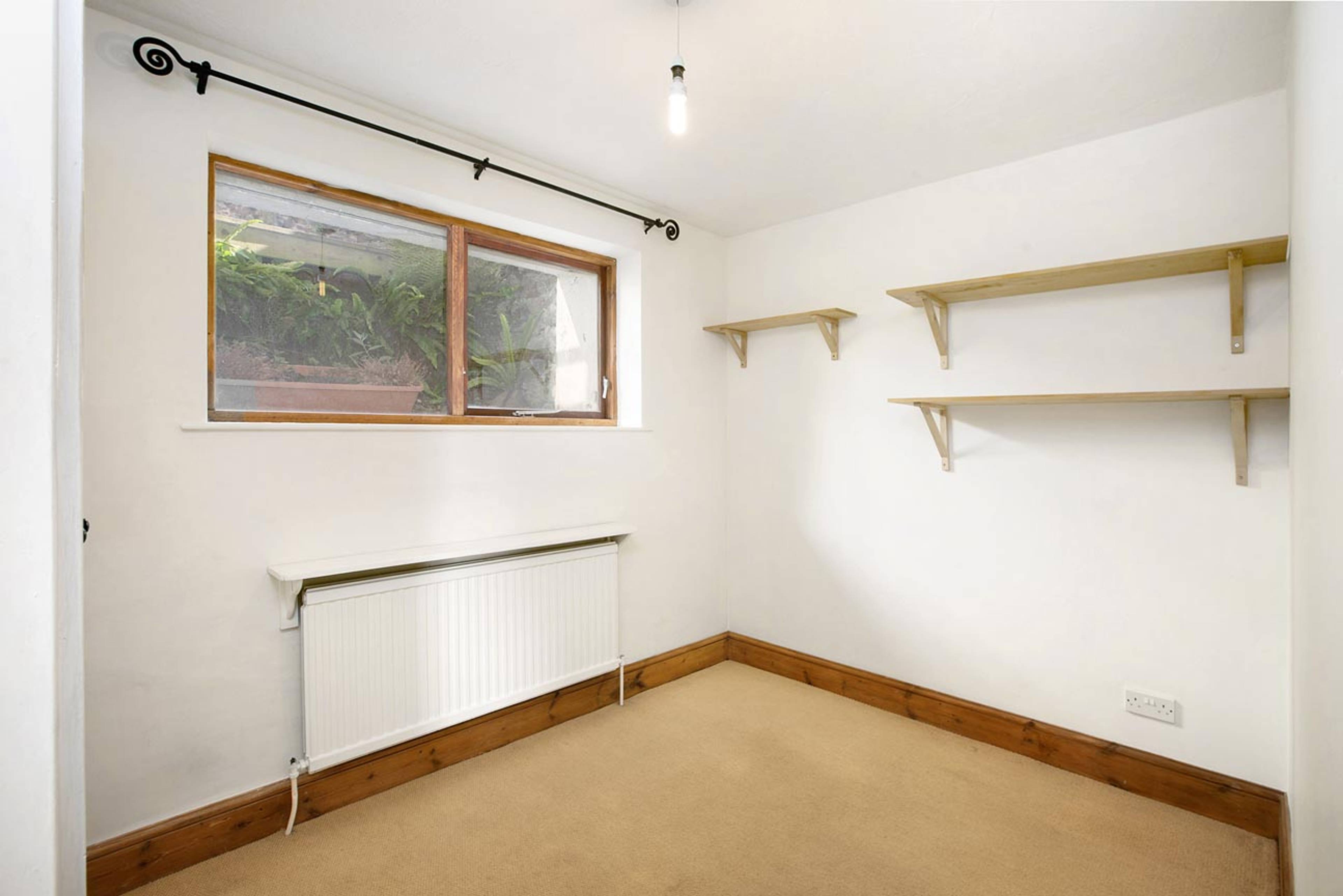 4 Home Farm Court Deane Road, Newton Abbot, TQ12 - 9