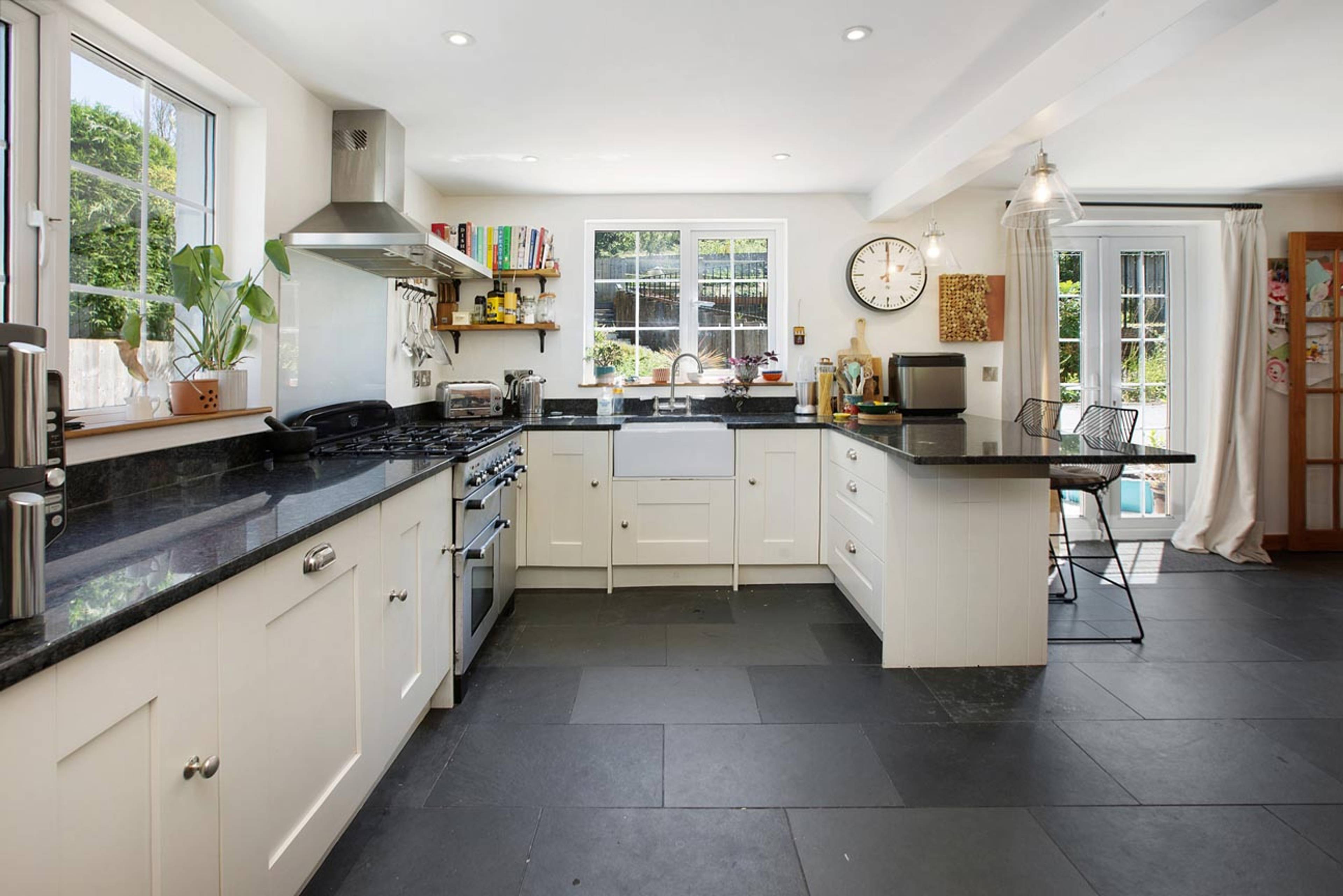 Luccombe Deane Road, Newton Abbot, TQ12 - 6