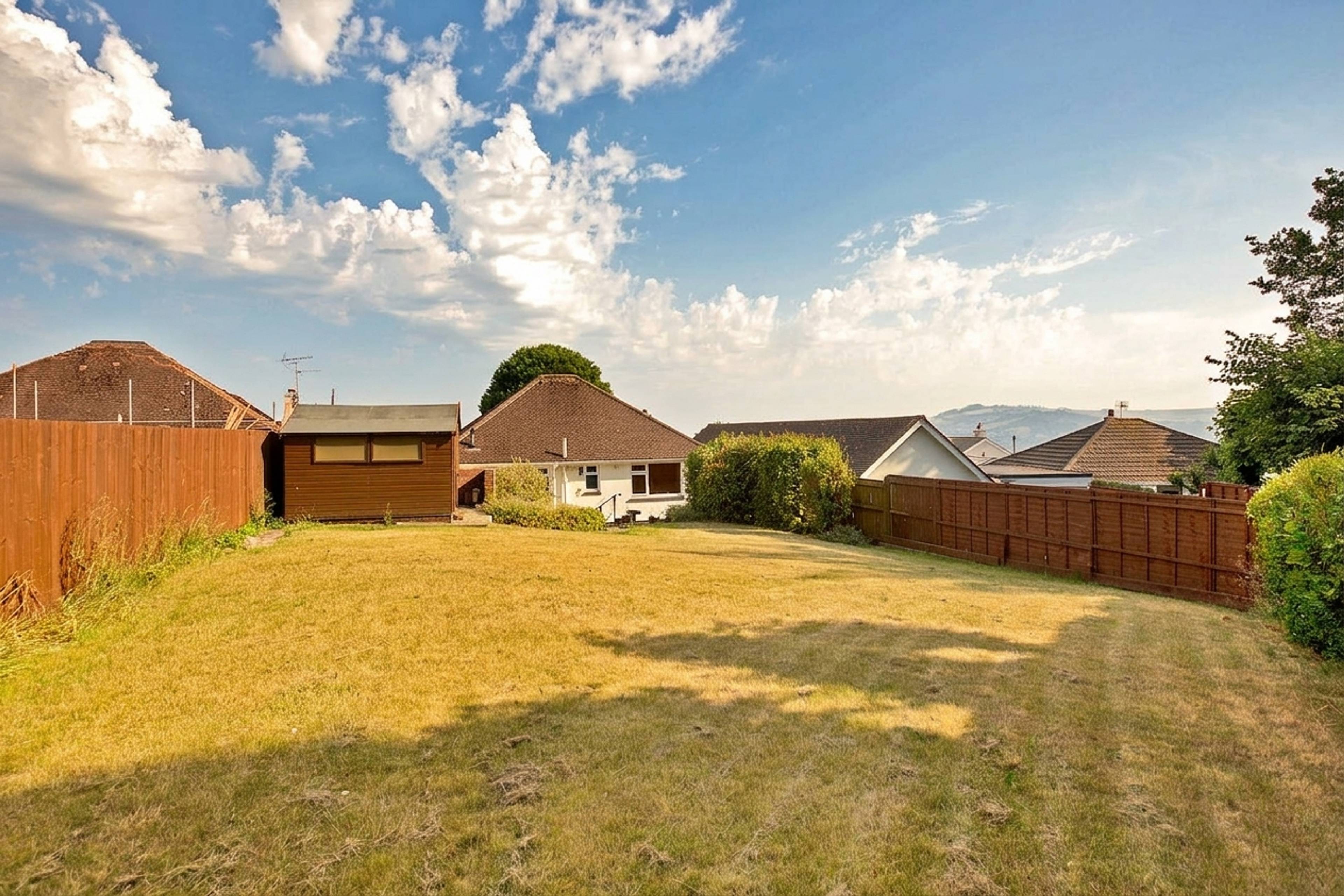2 Winston Court, Teignmouth, TQ14 - 3