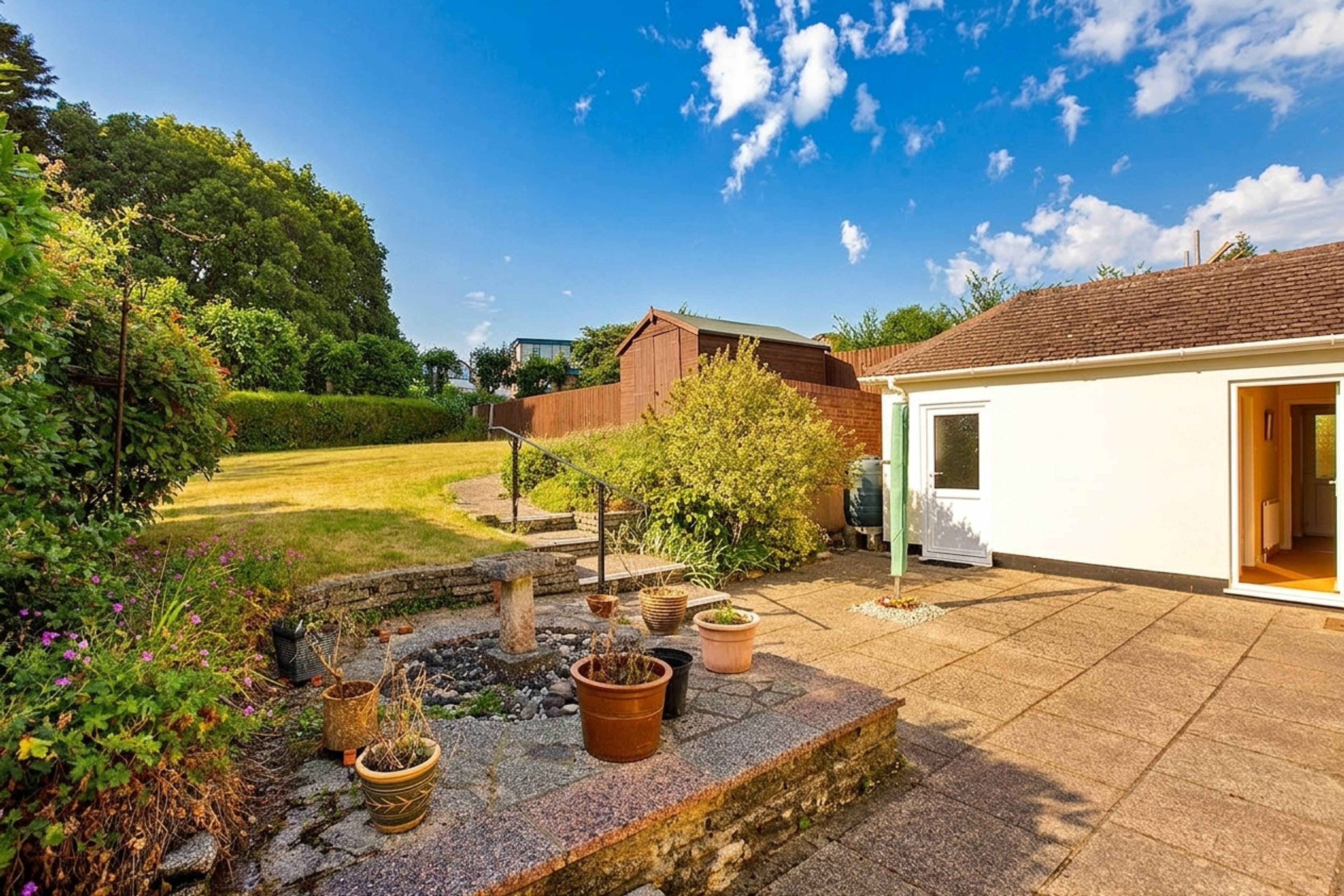2 Winston Court, Teignmouth, TQ14 - 4