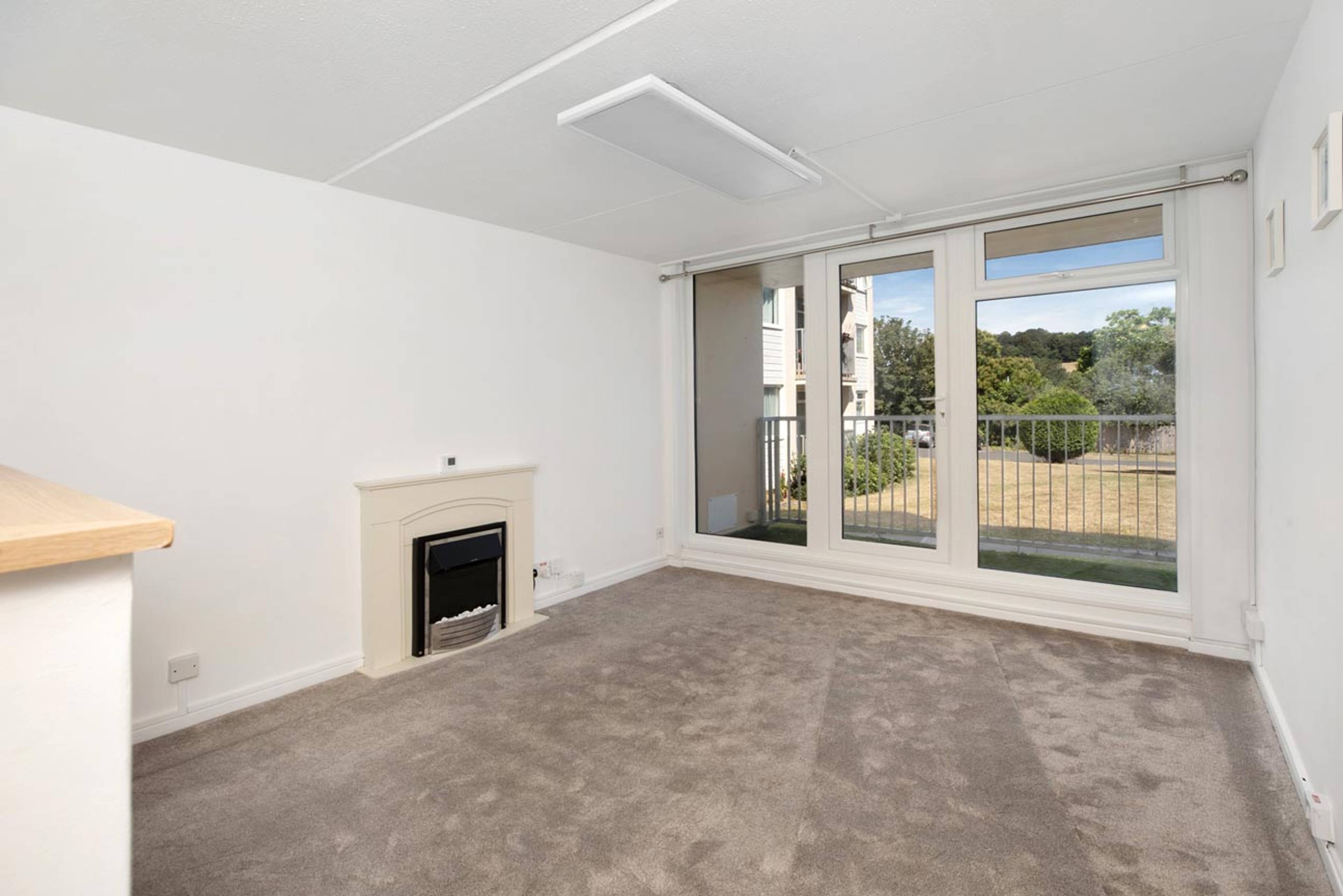 1 Devondale Court, Dawlish, EX7 - 3