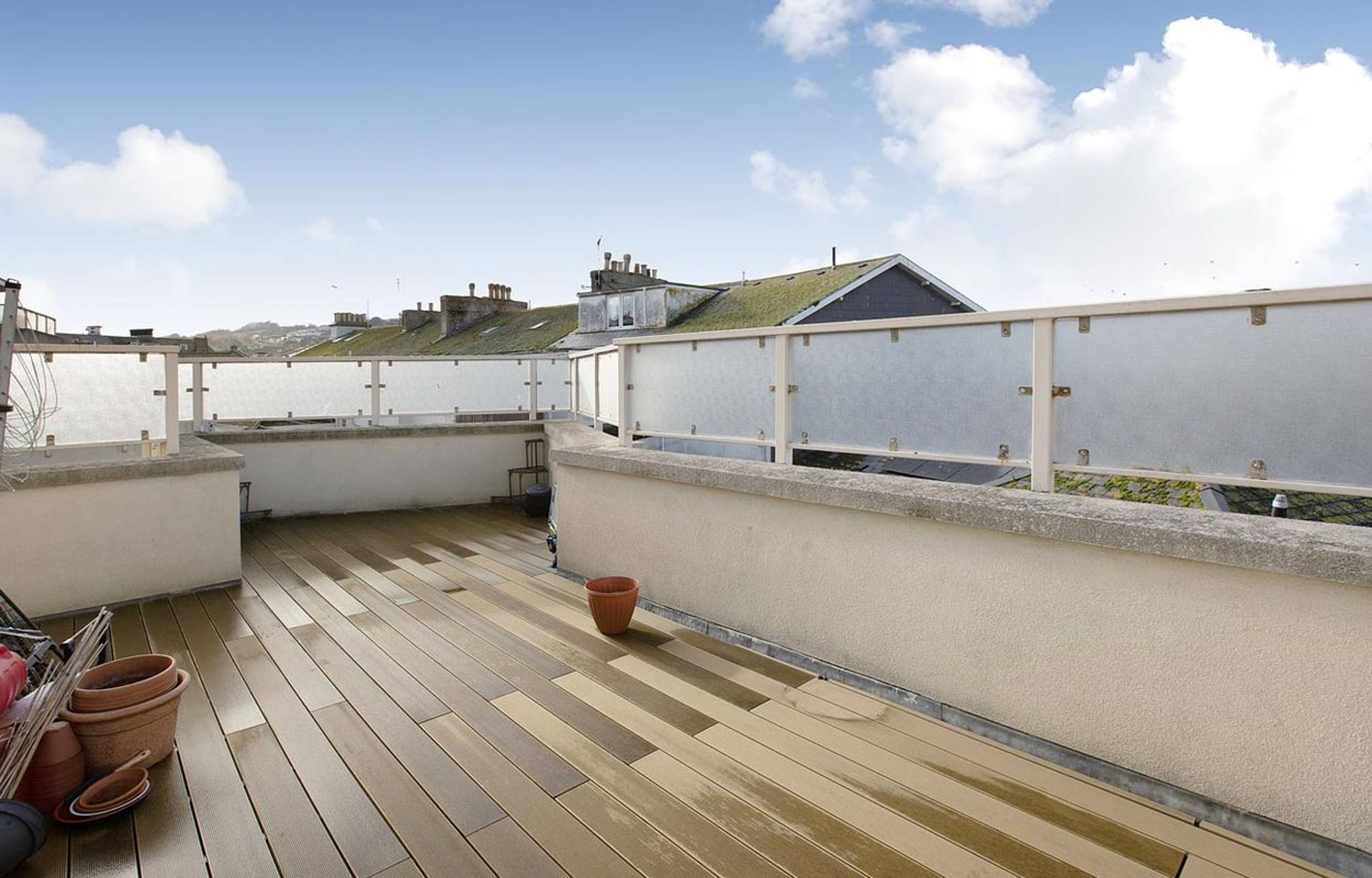 Flat 9, Teignmouth, TQ14 - 8