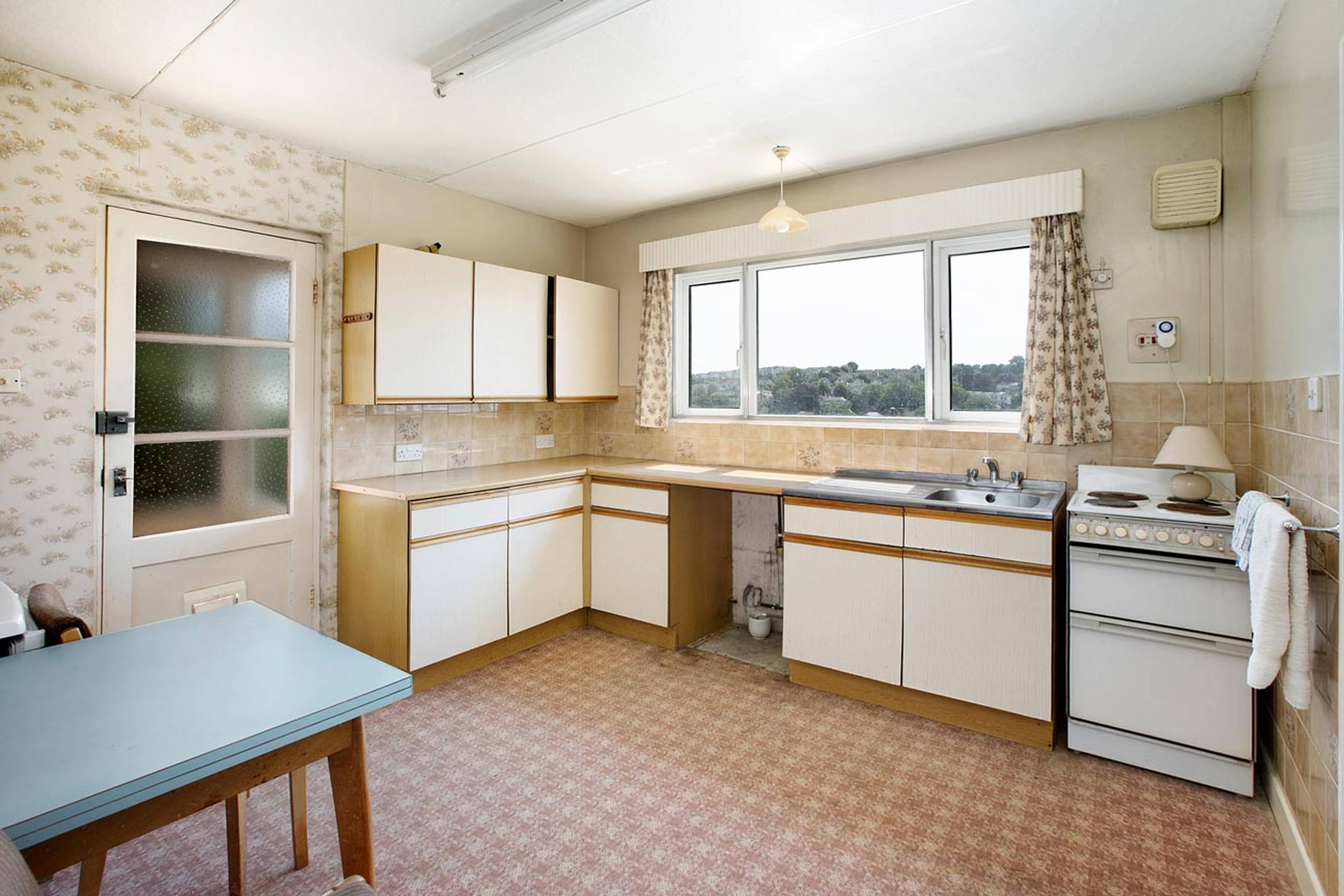 9 Longlands, Dawlish, EX7 - 5