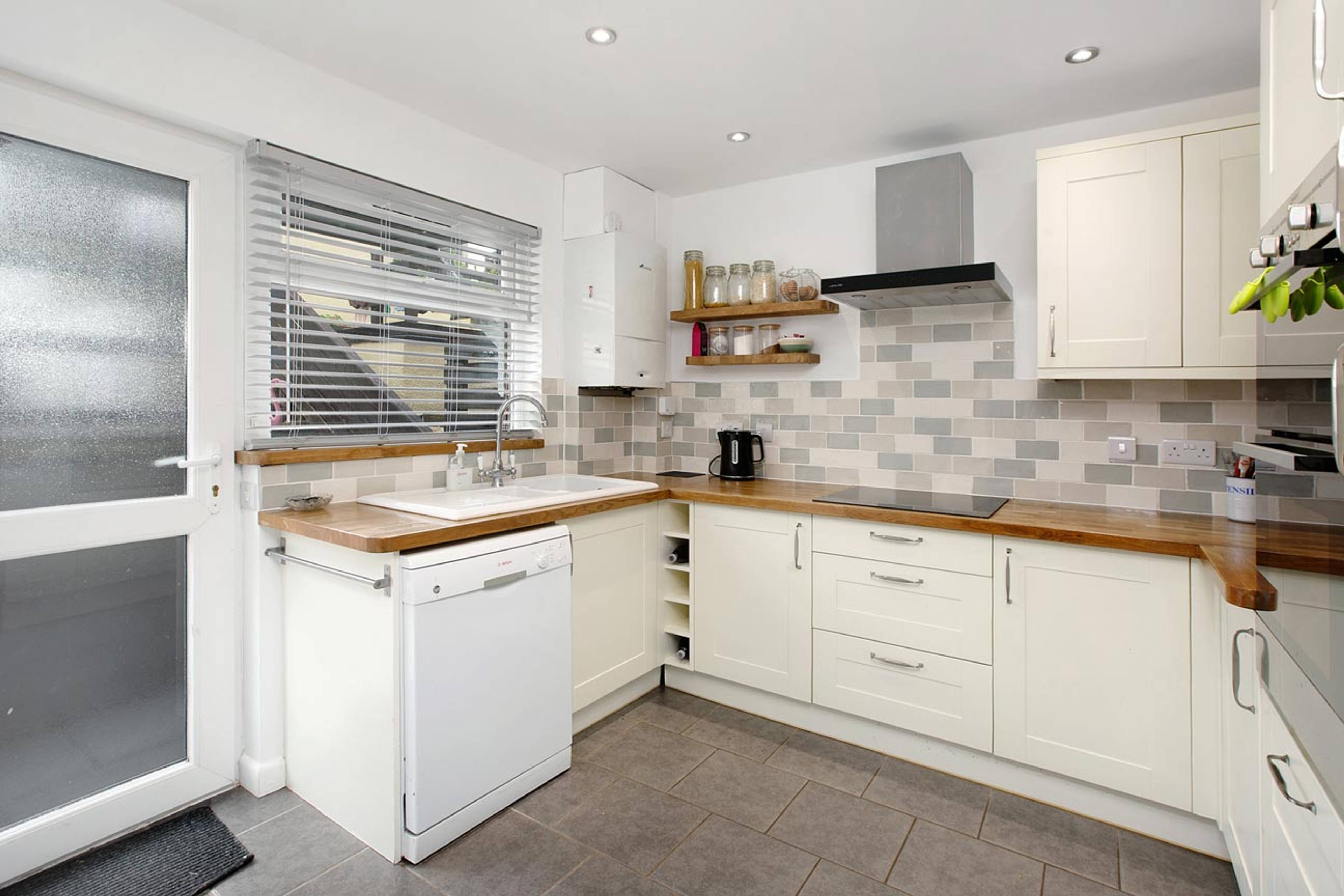 39 Headway Rise, Teignmouth, TQ14 - 5