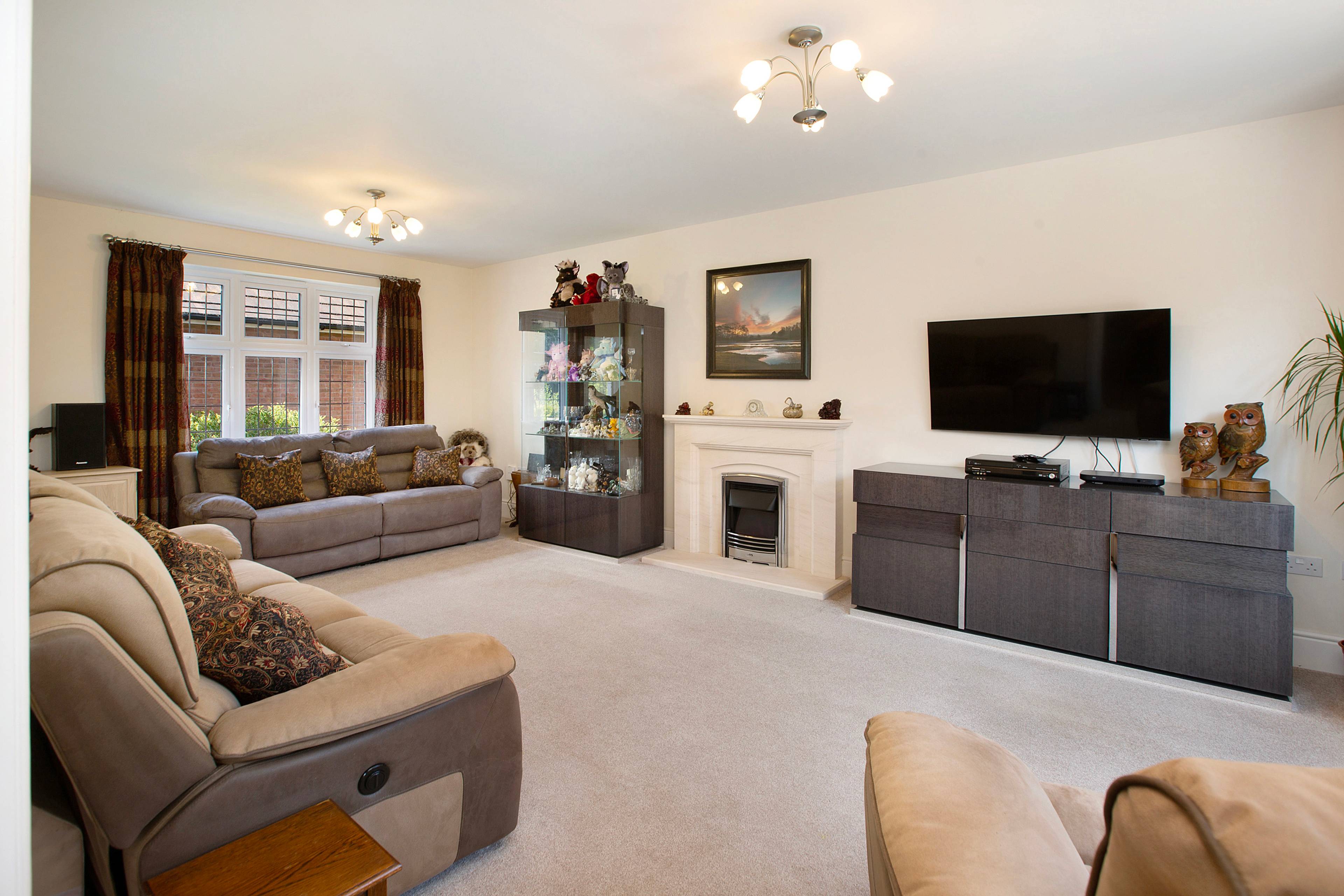 Lapwing Close, Dawlish, EX7 - 2