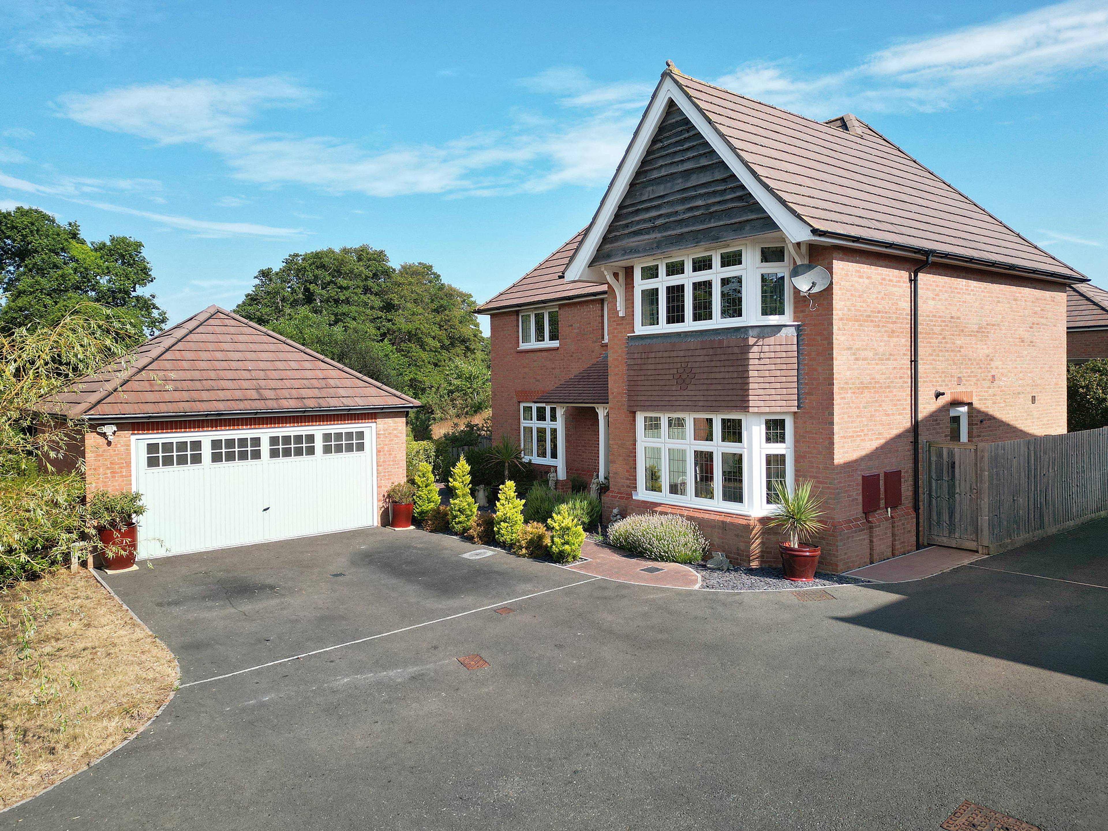 Lapwing Close, Dawlish, EX7