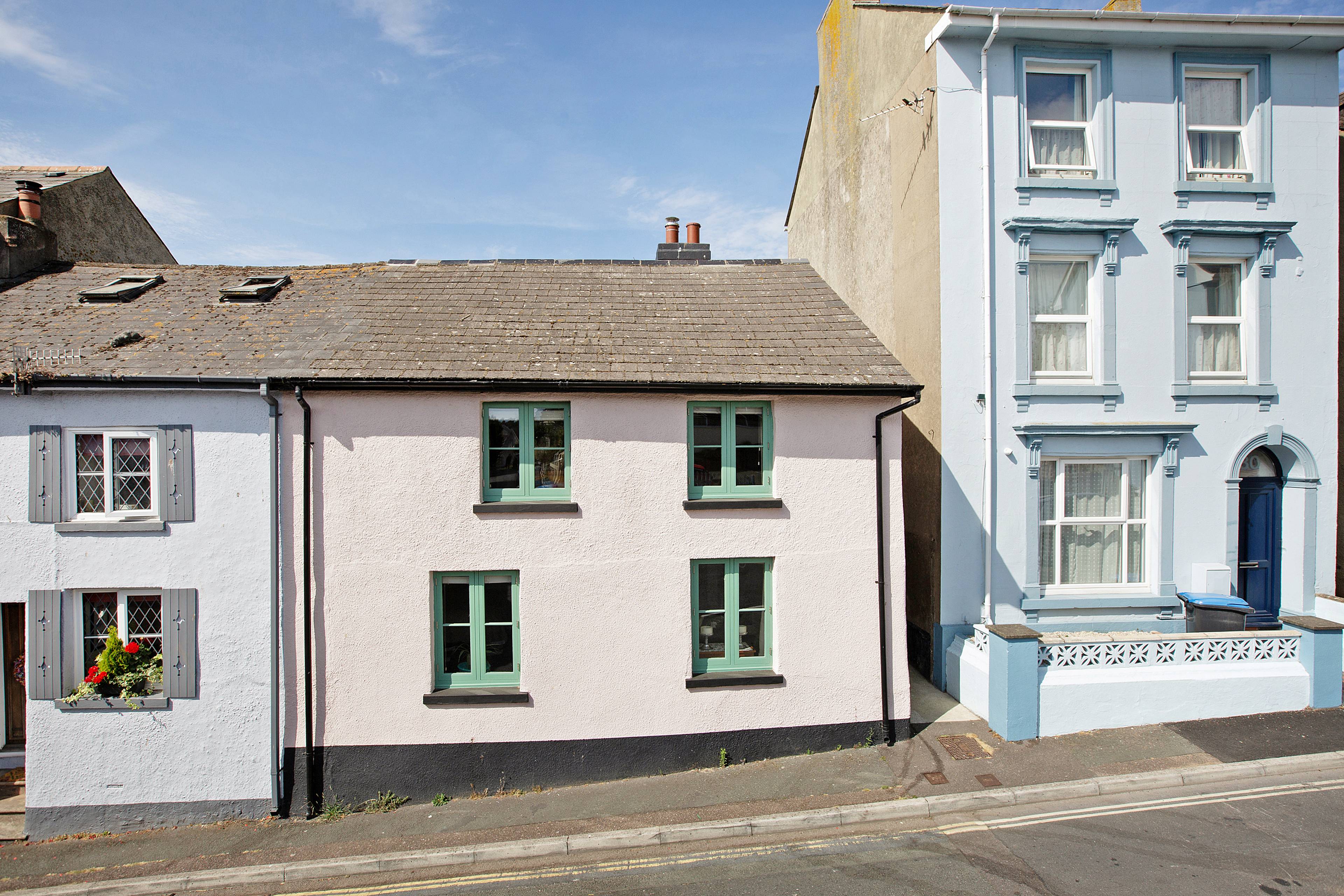 Exeter Street, Teignmouth, TQ14 - 1