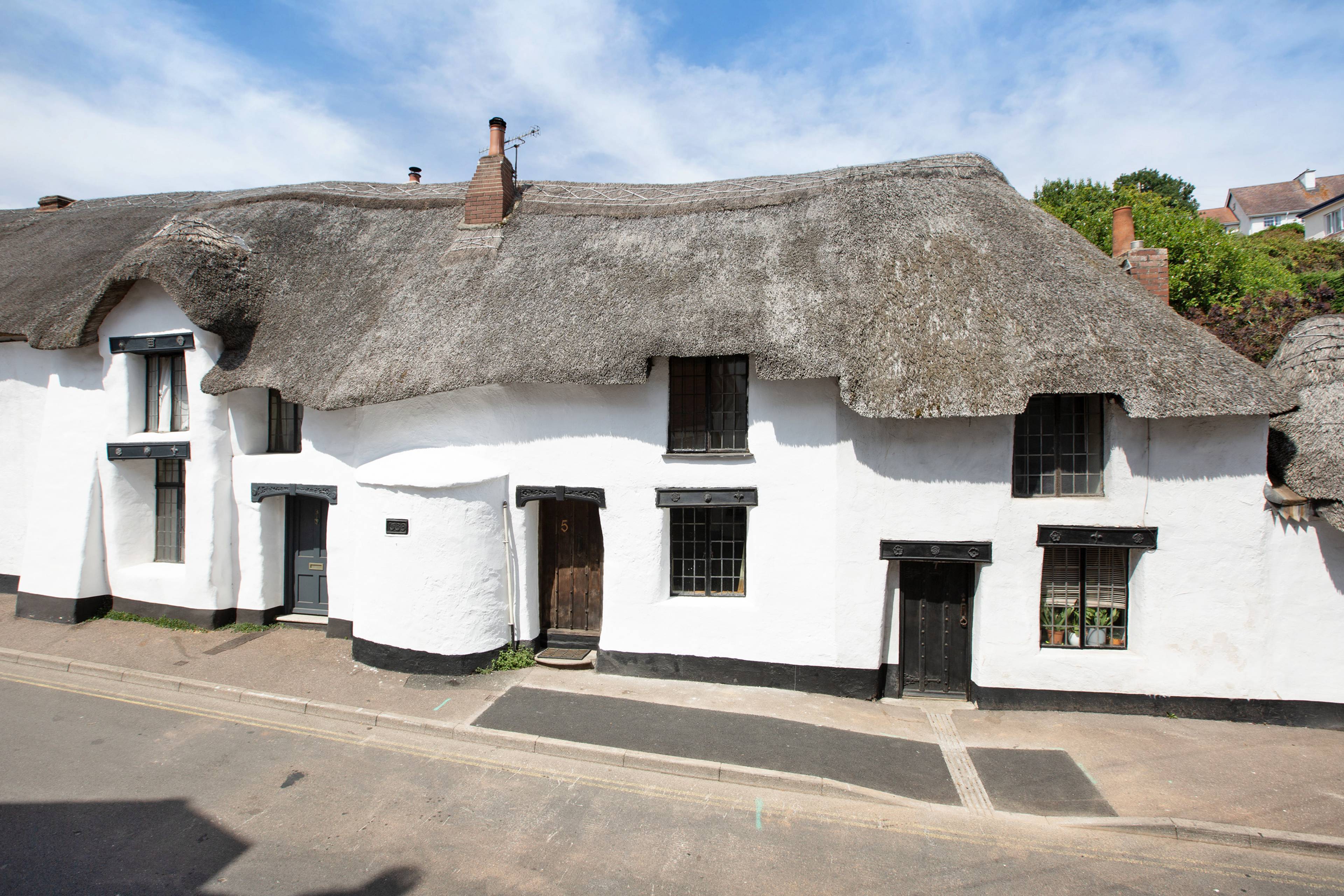 Exeter Road, Dawlish, EX7 - 1