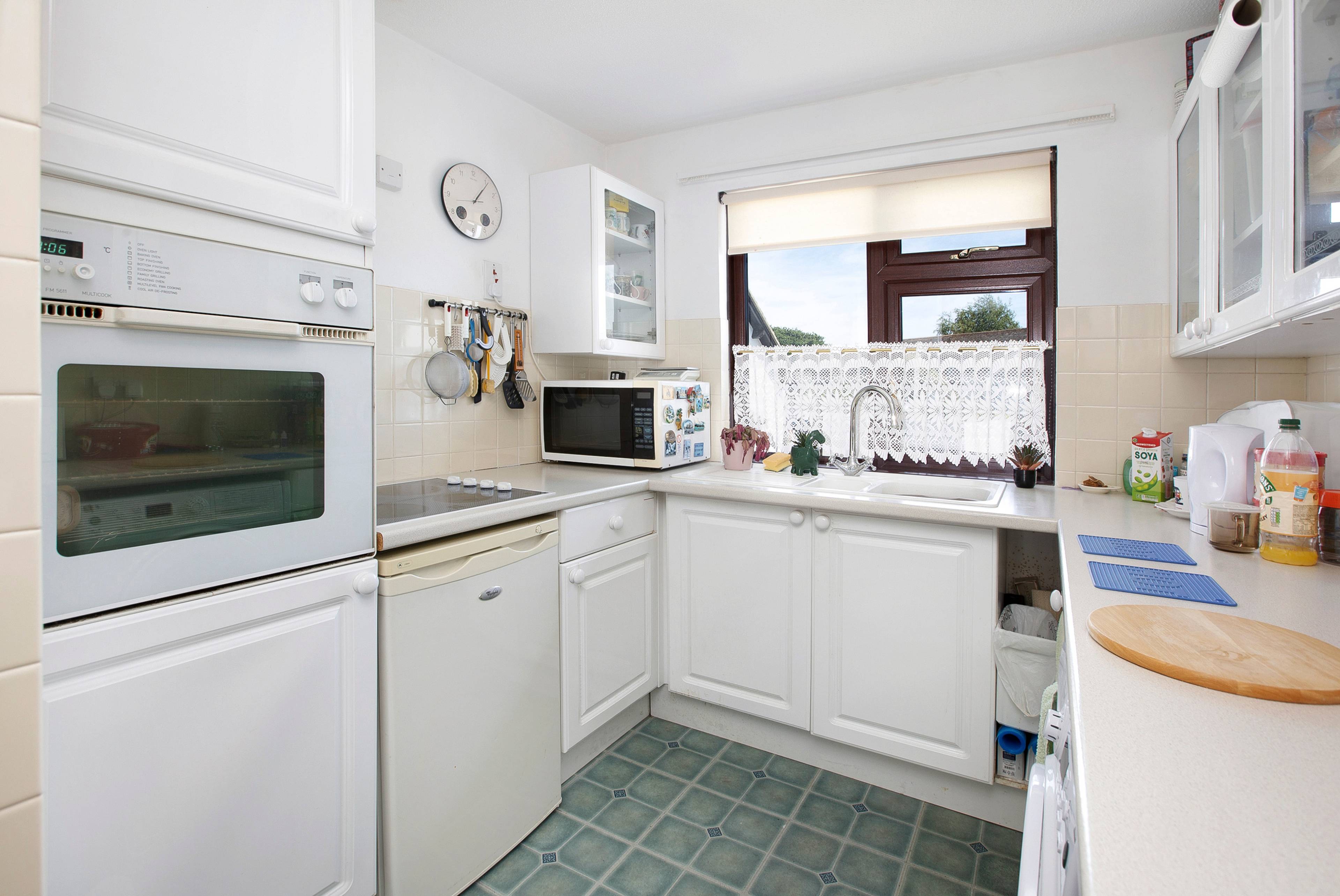 Oakland Walk, Dawlish, EX7 - 3