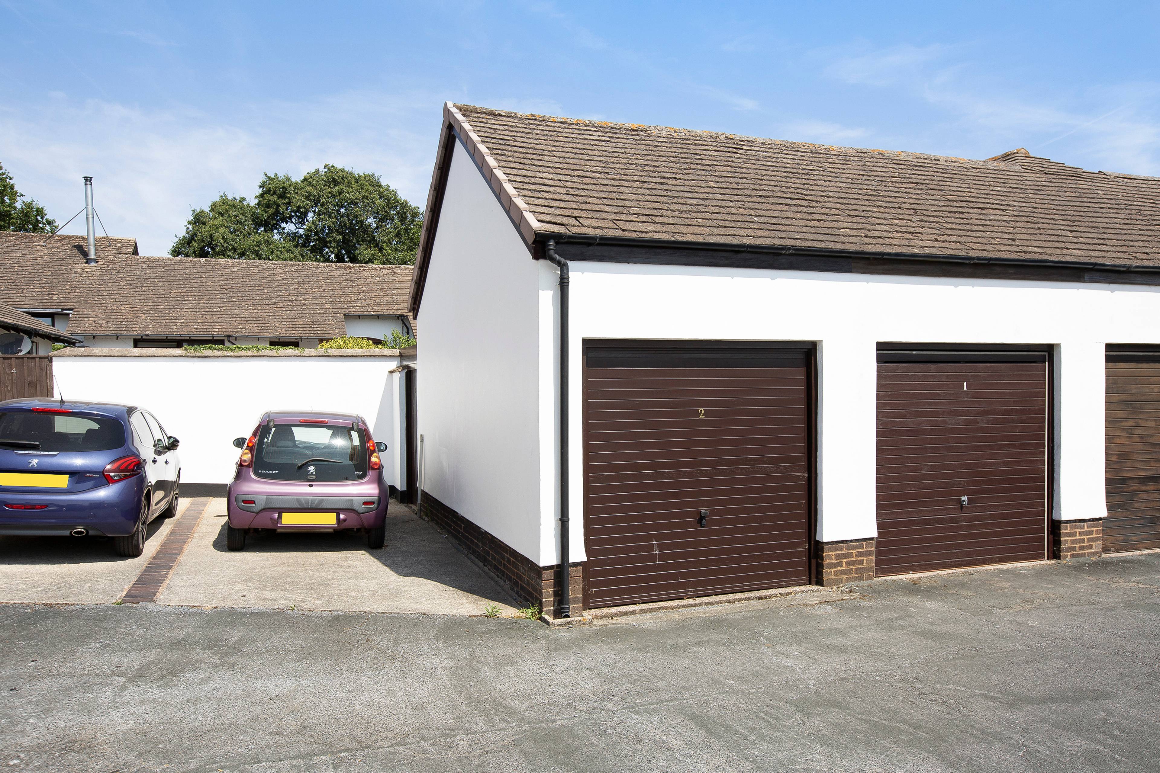 Oakland Walk, Dawlish, EX7 - 9