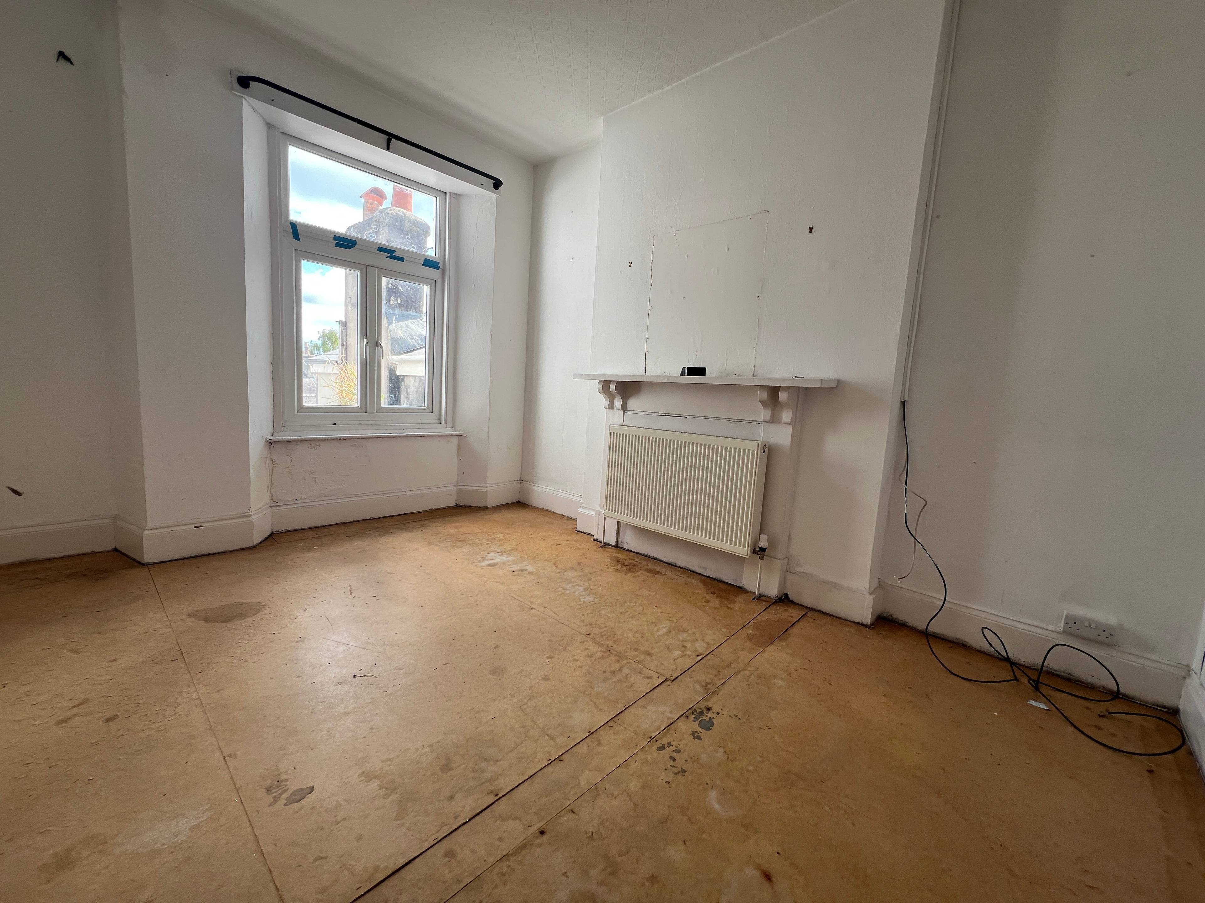 4 Lucius Street, Torquay, TQ2 - 8