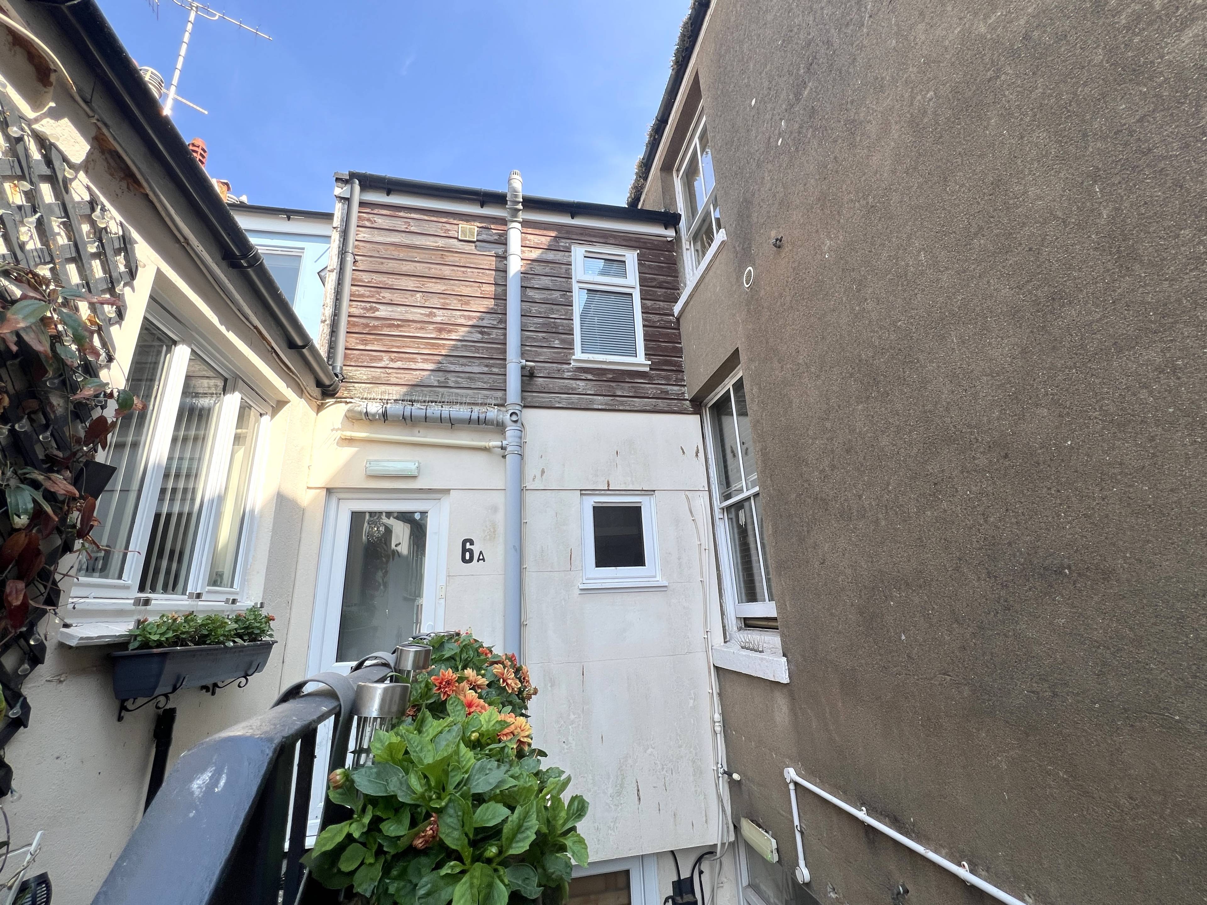 Waterloo Street, Teignmouth, TQ14 - 4
