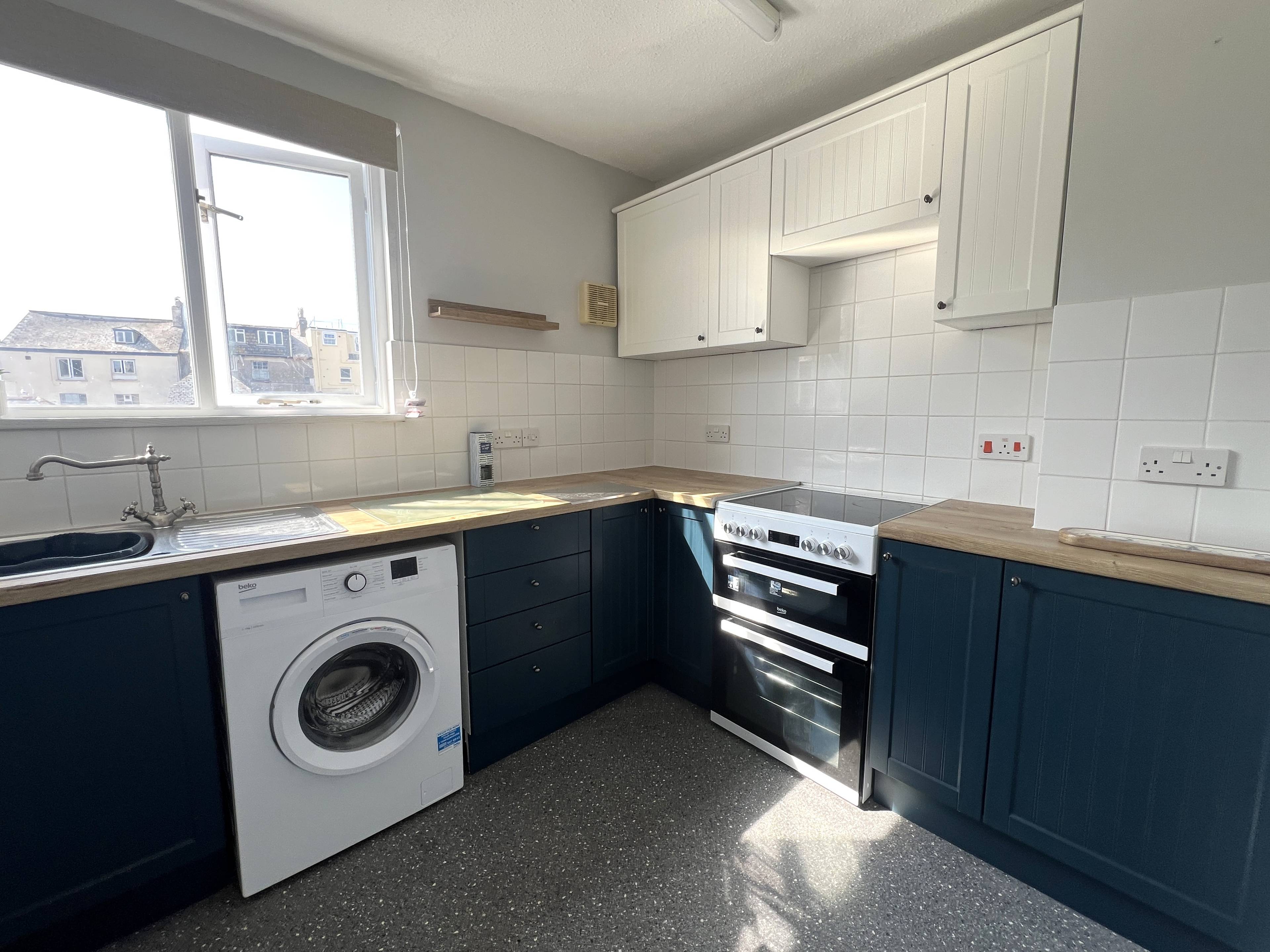 Waterloo Street, Teignmouth, TQ14 - 3