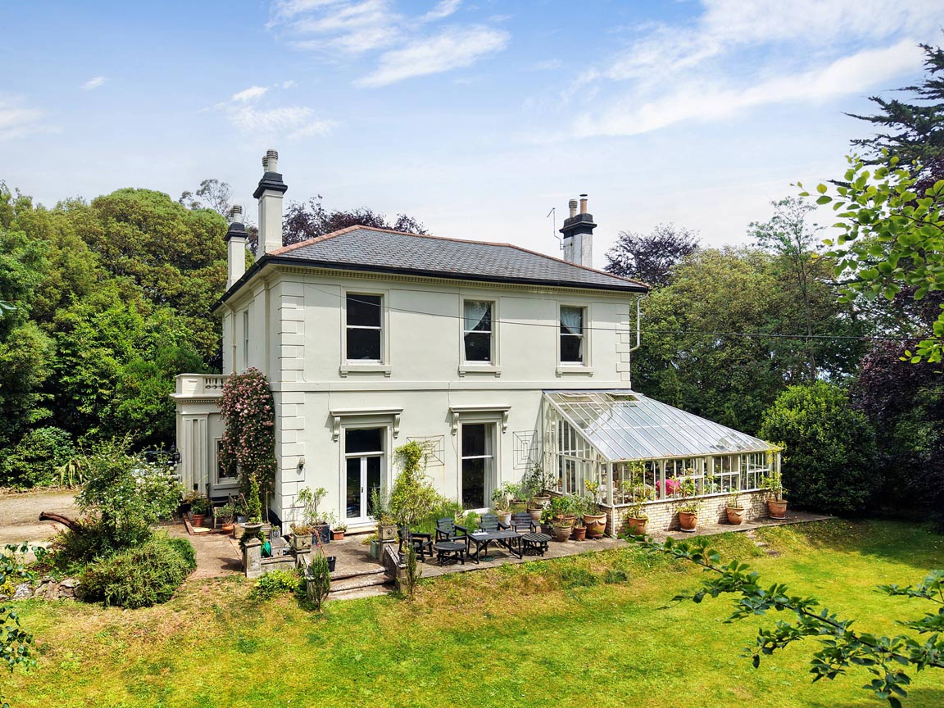 East Cliff Road, EX7
