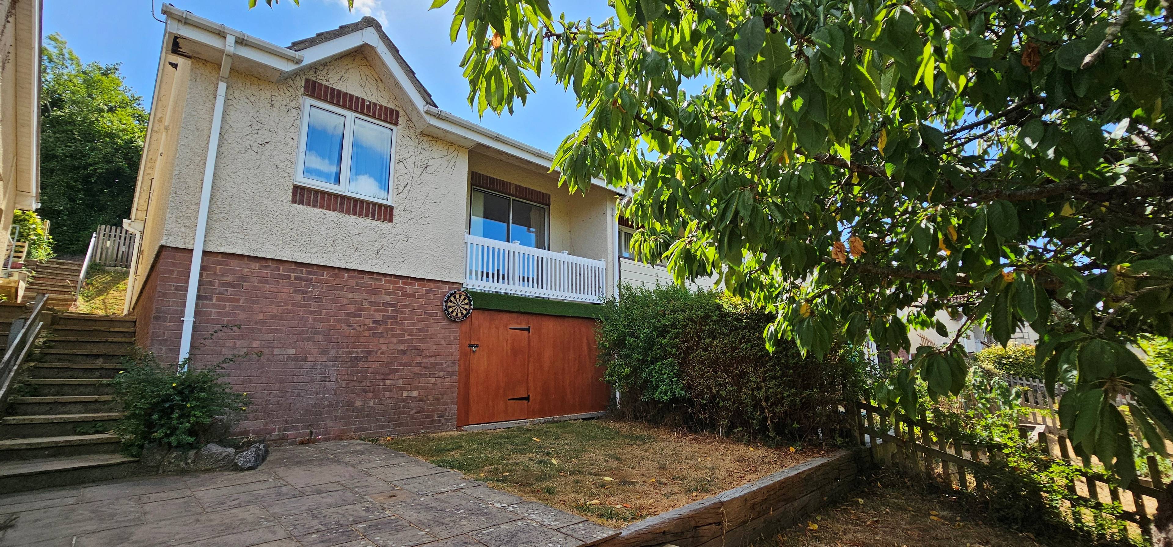 Emblett Drive, Newton Abbot, TQ12 - 4
