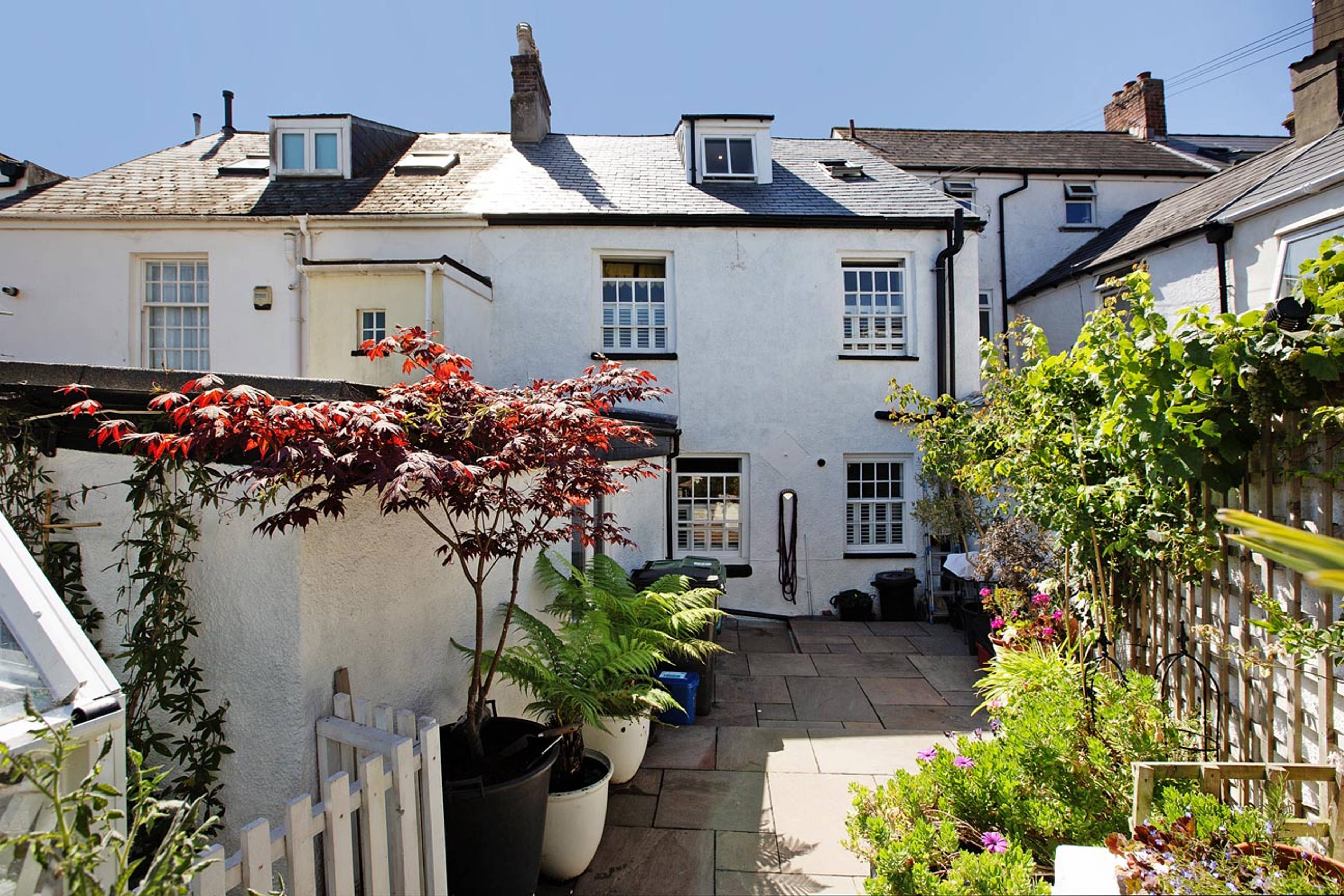 Queen Street, Dawlish, EX7 - 3