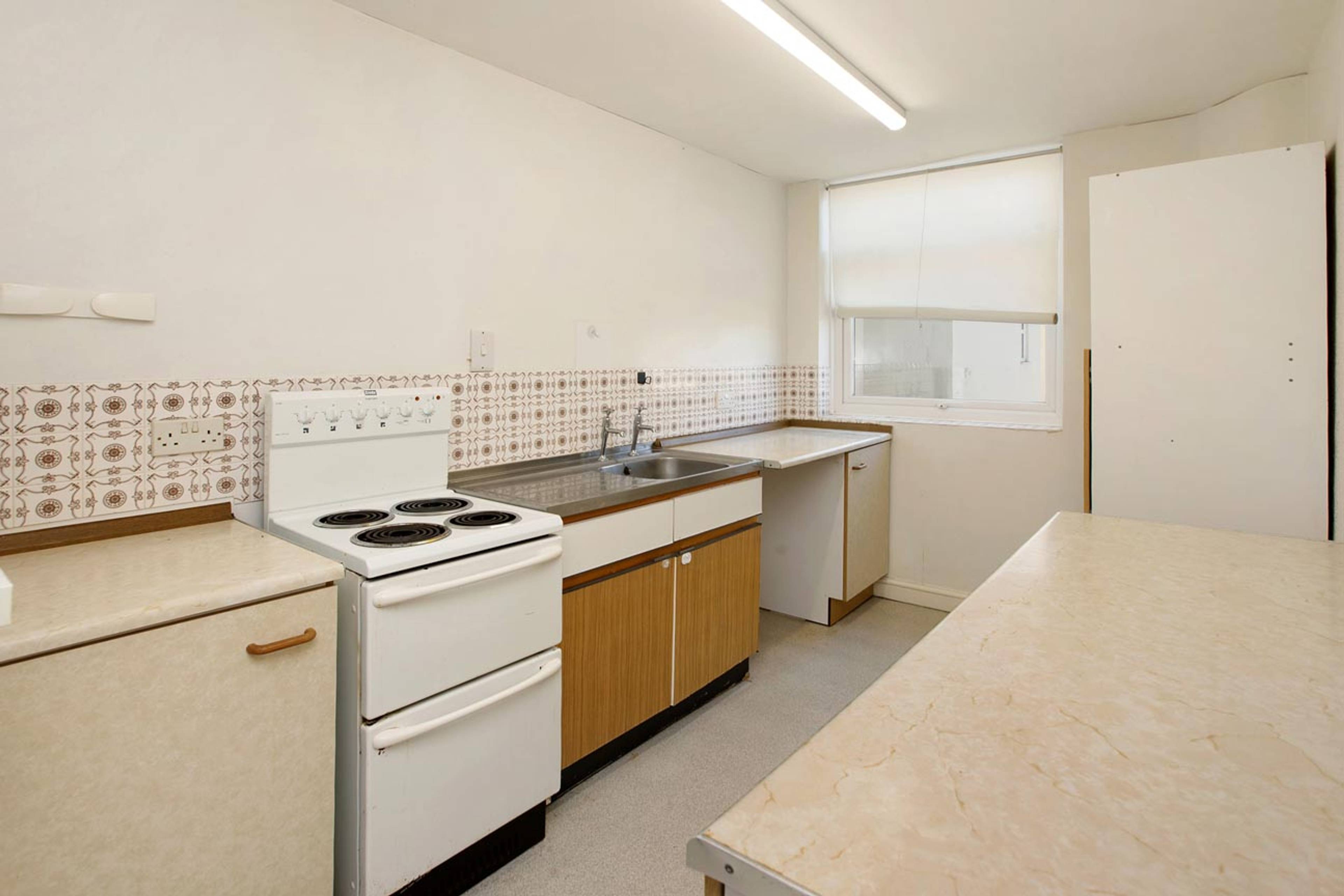 Powderham Terrace, Dolphin Court Powderham Terrace, TQ14 - 6