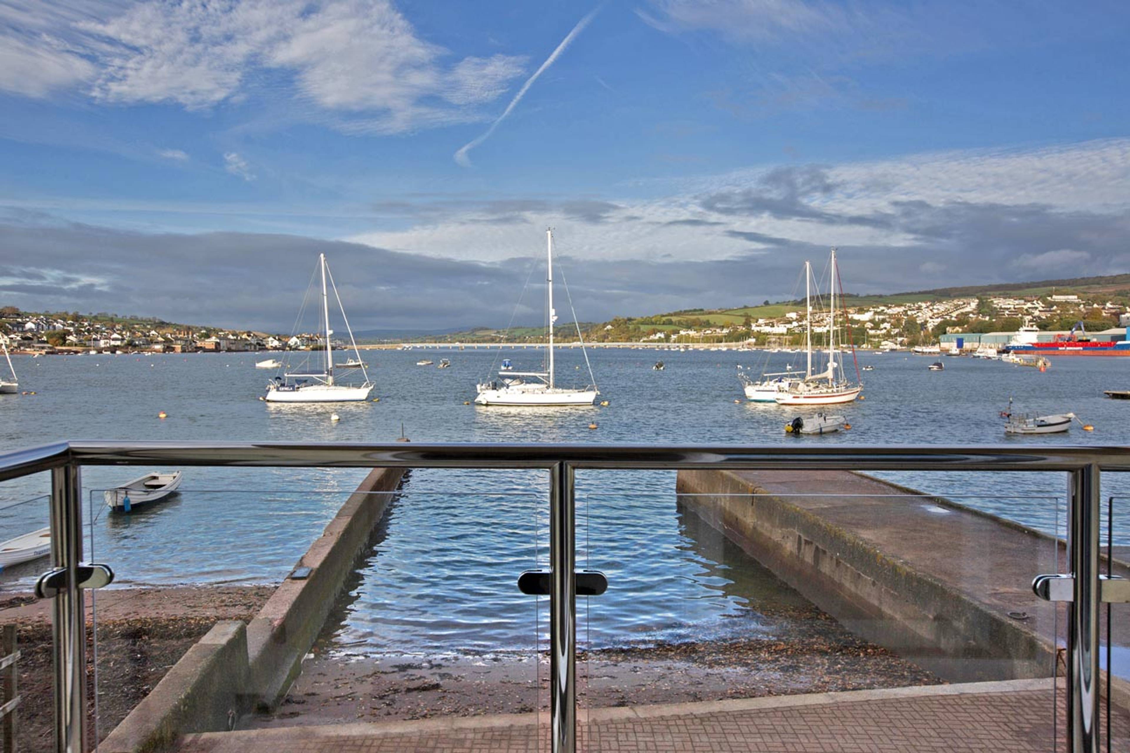 Strand, Morgans Quay Strand, TQ14 - 2