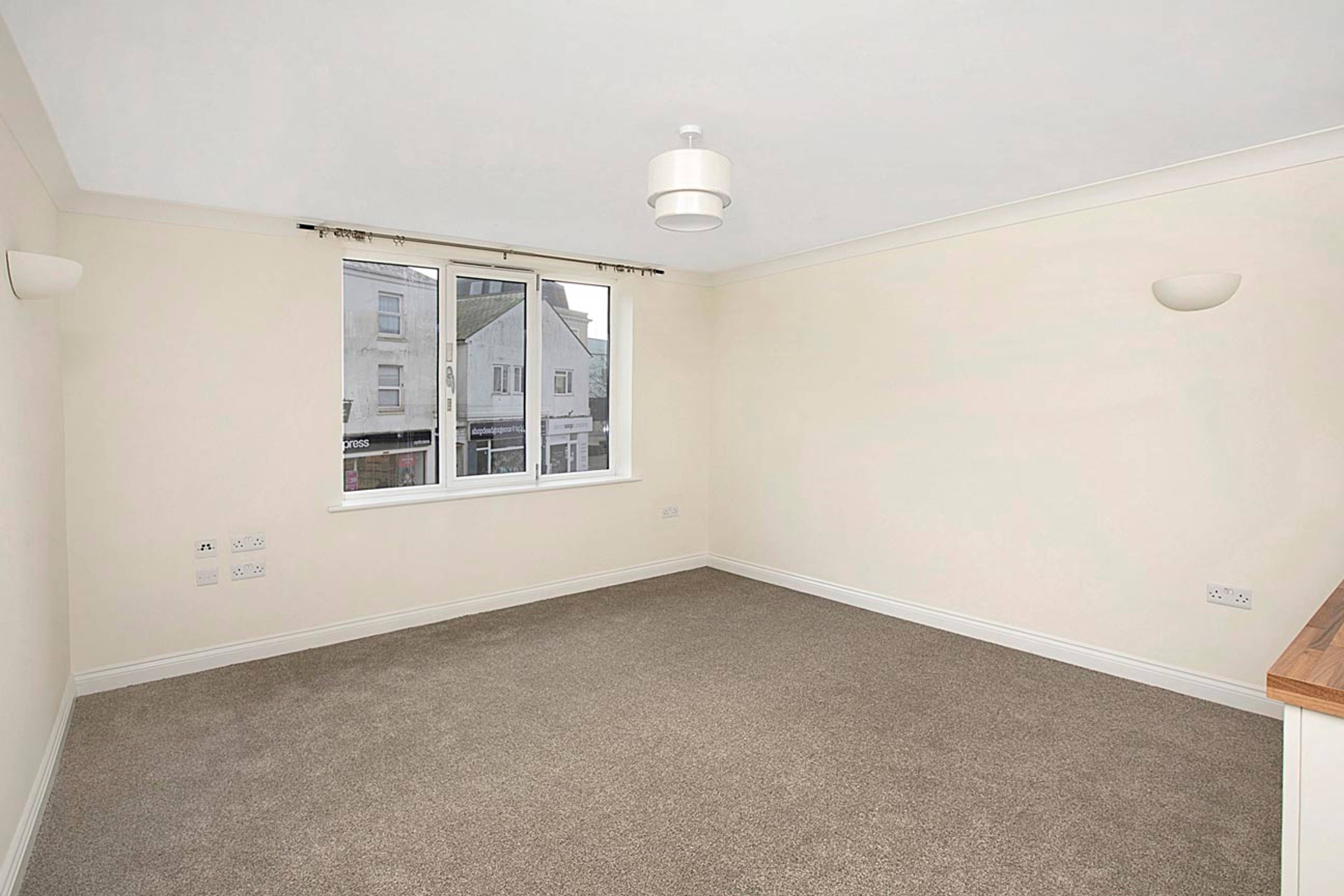 Fountain Court, Little Triangle, TQ14 - 7