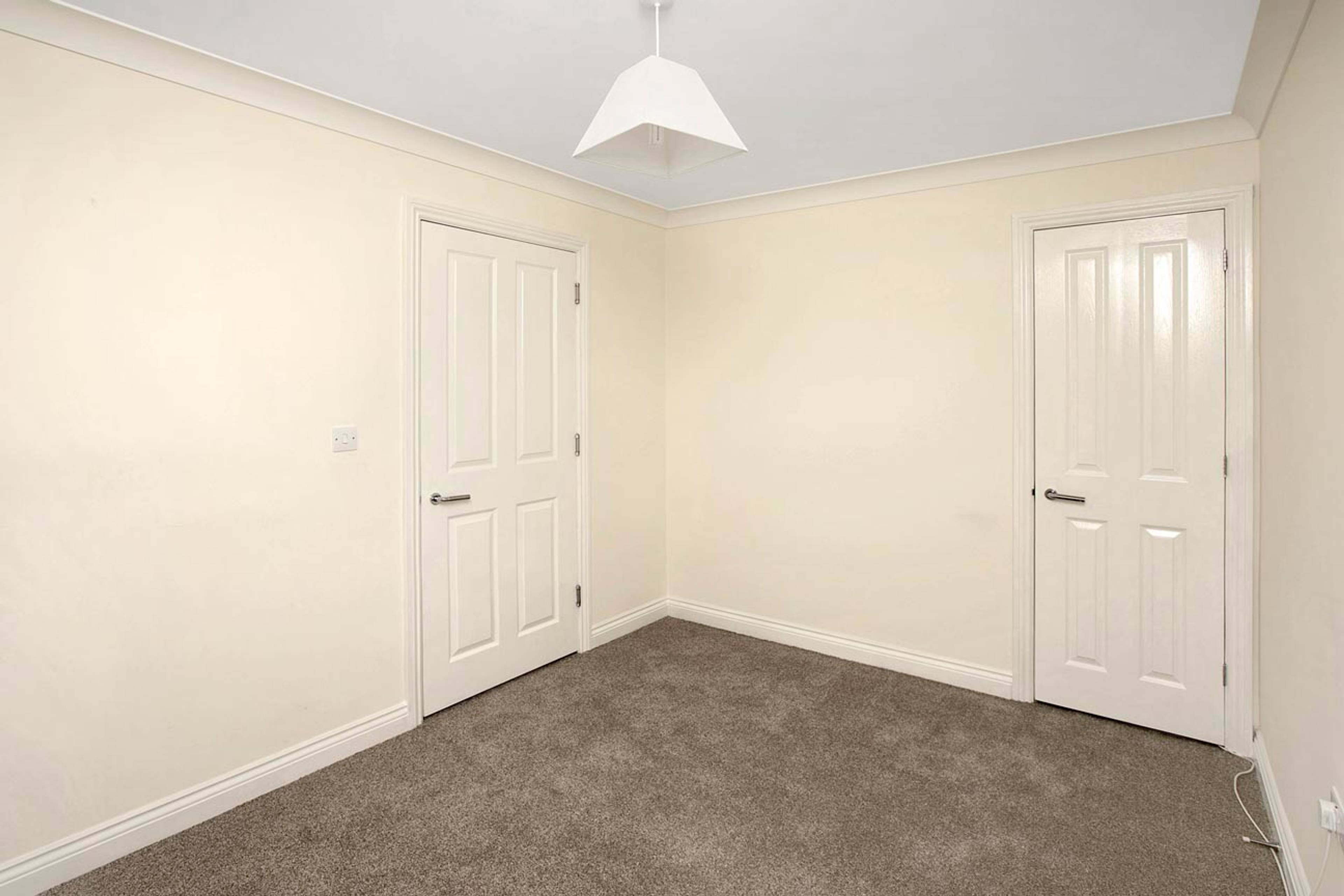 Fountain Court, Little Triangle, TQ14 - 9