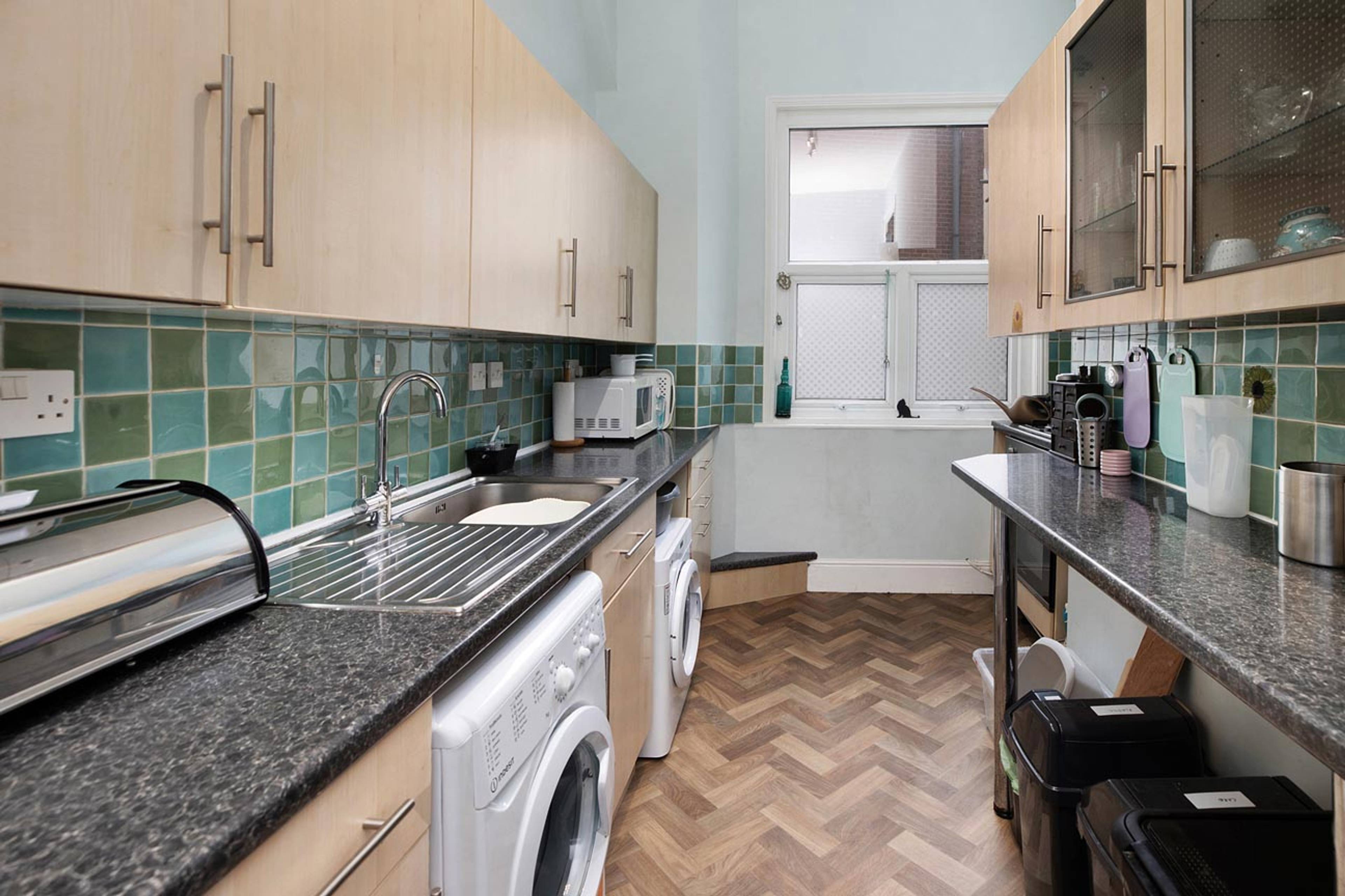 Orchard Gardens, Teignmouth, TQ14 - 5