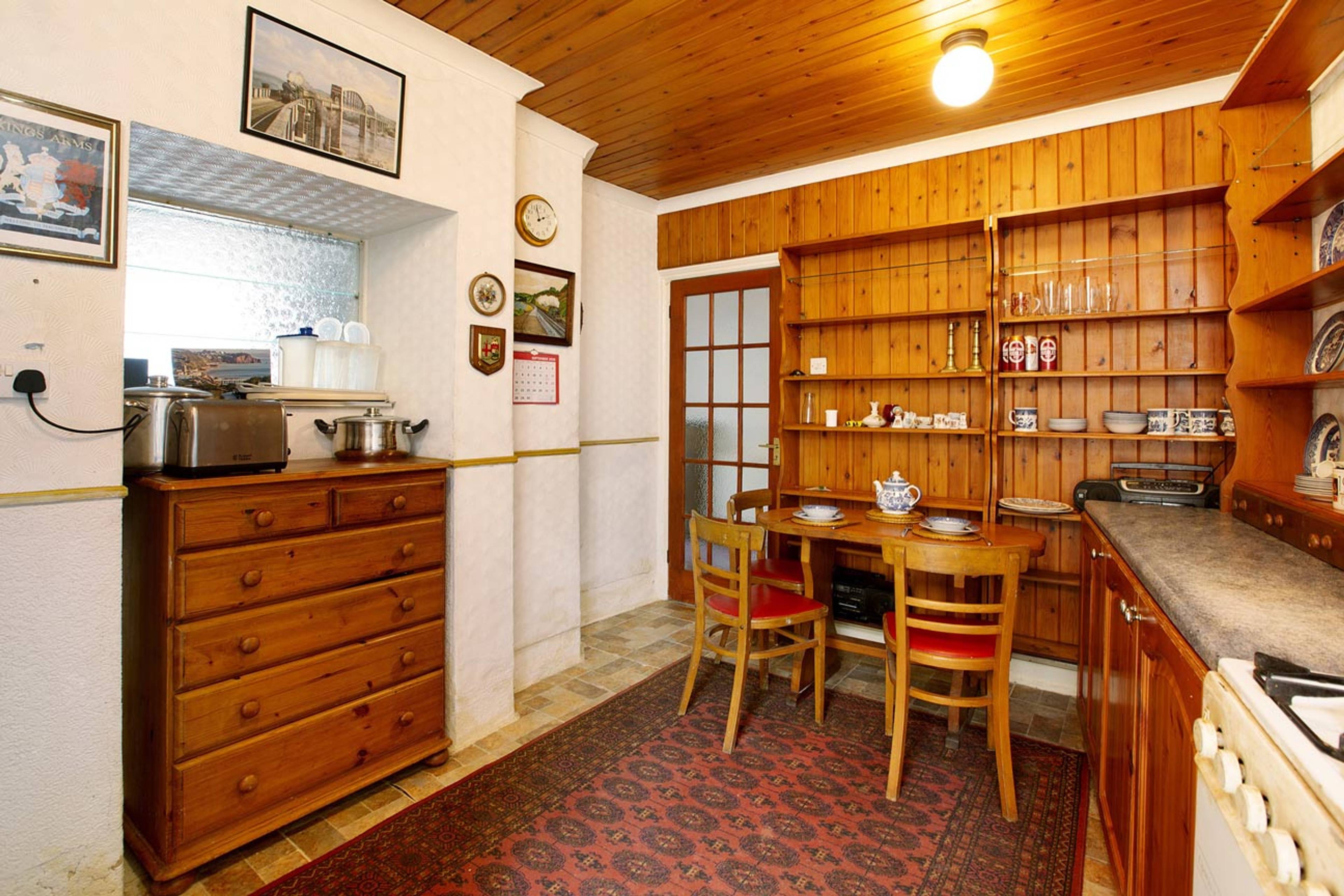 Dawlish Street, Teignmouth, TQ14 - 7