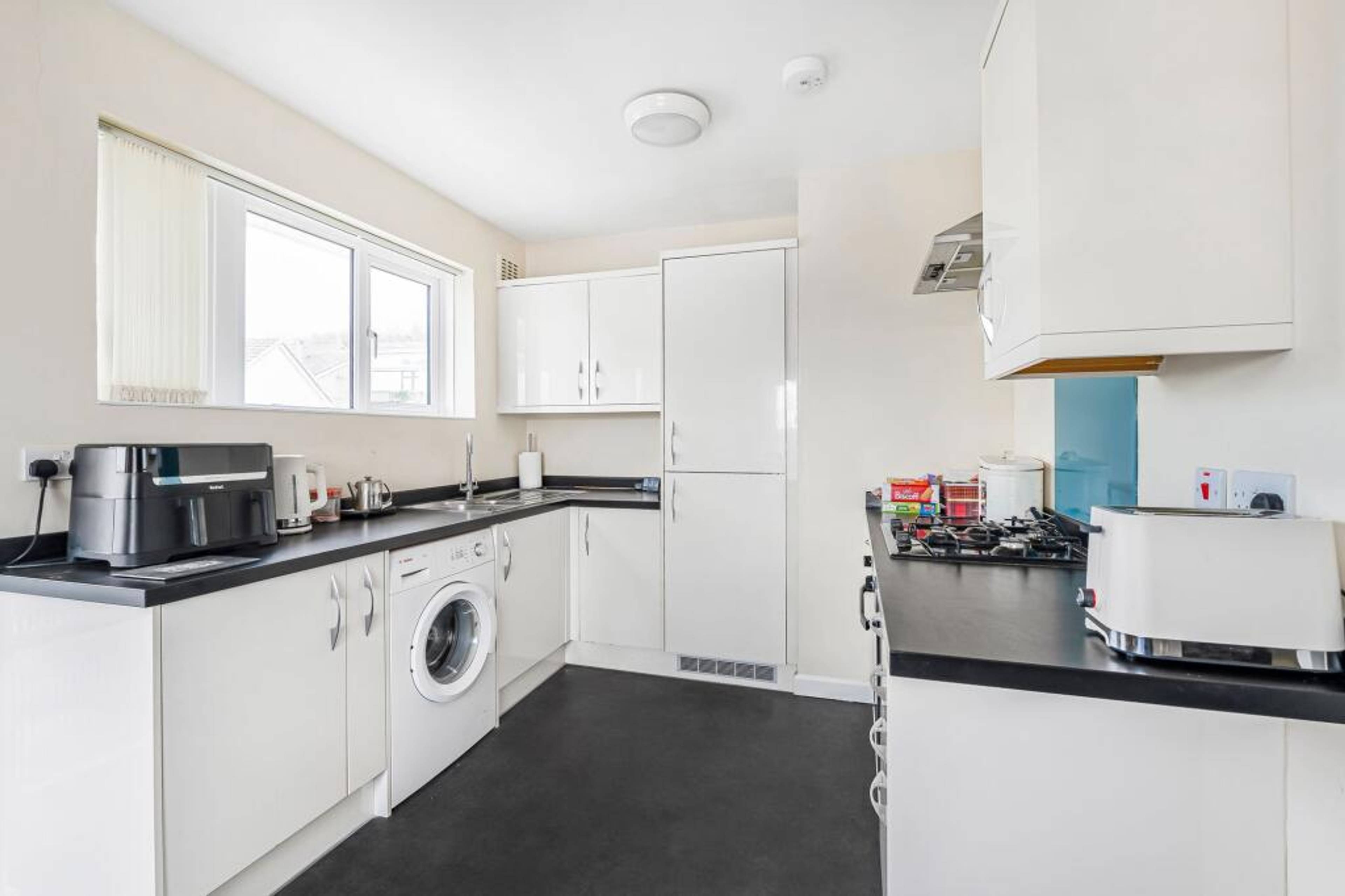 St. Davids Road, Teignmouth, TQ14 - 3