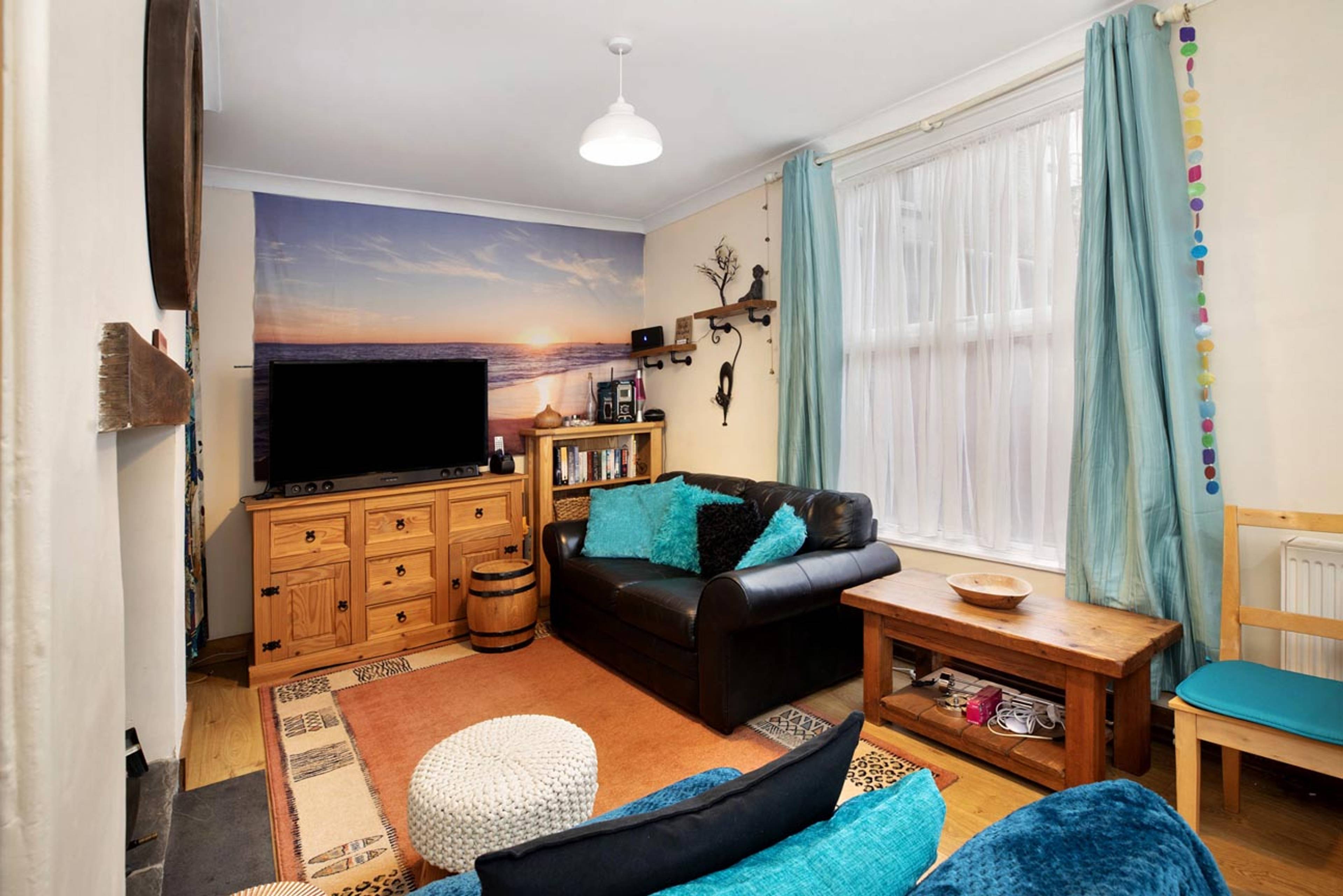 Beach Street, Dawlish, EX7 - 9