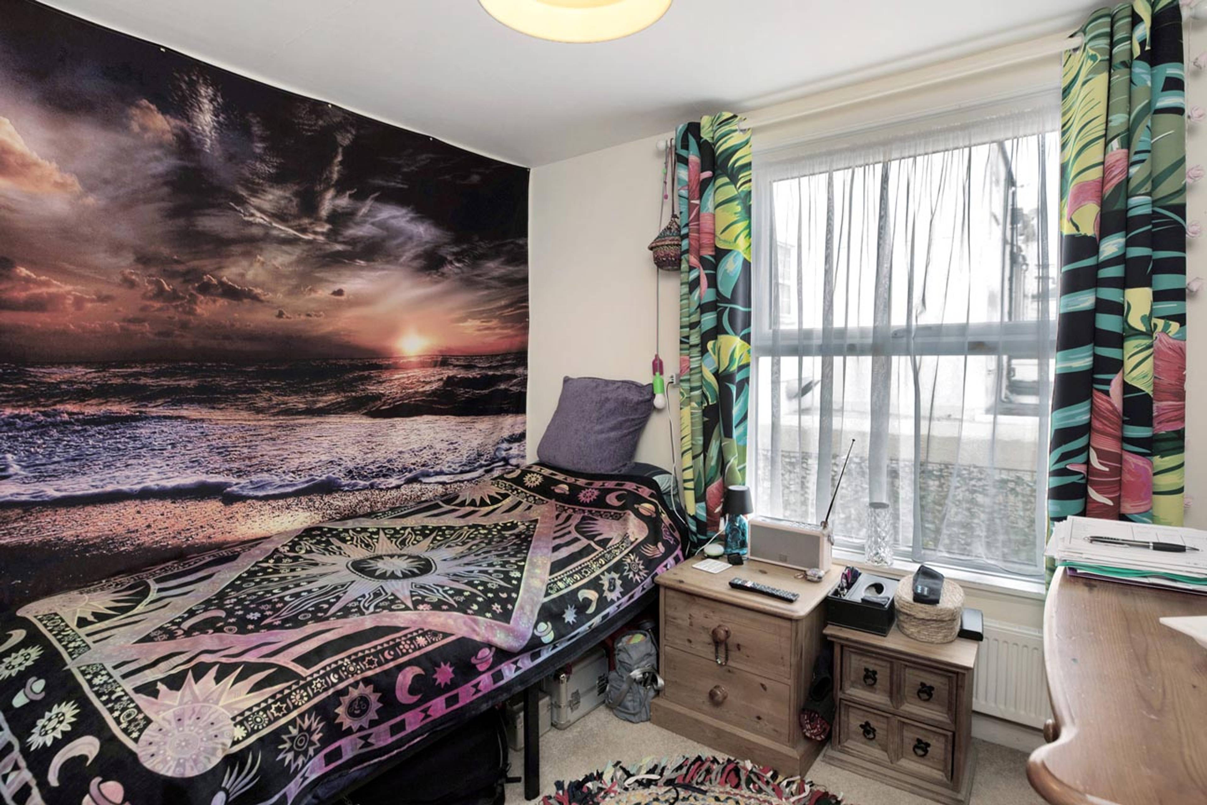 Beach Street, Dawlish, EX7 - 8