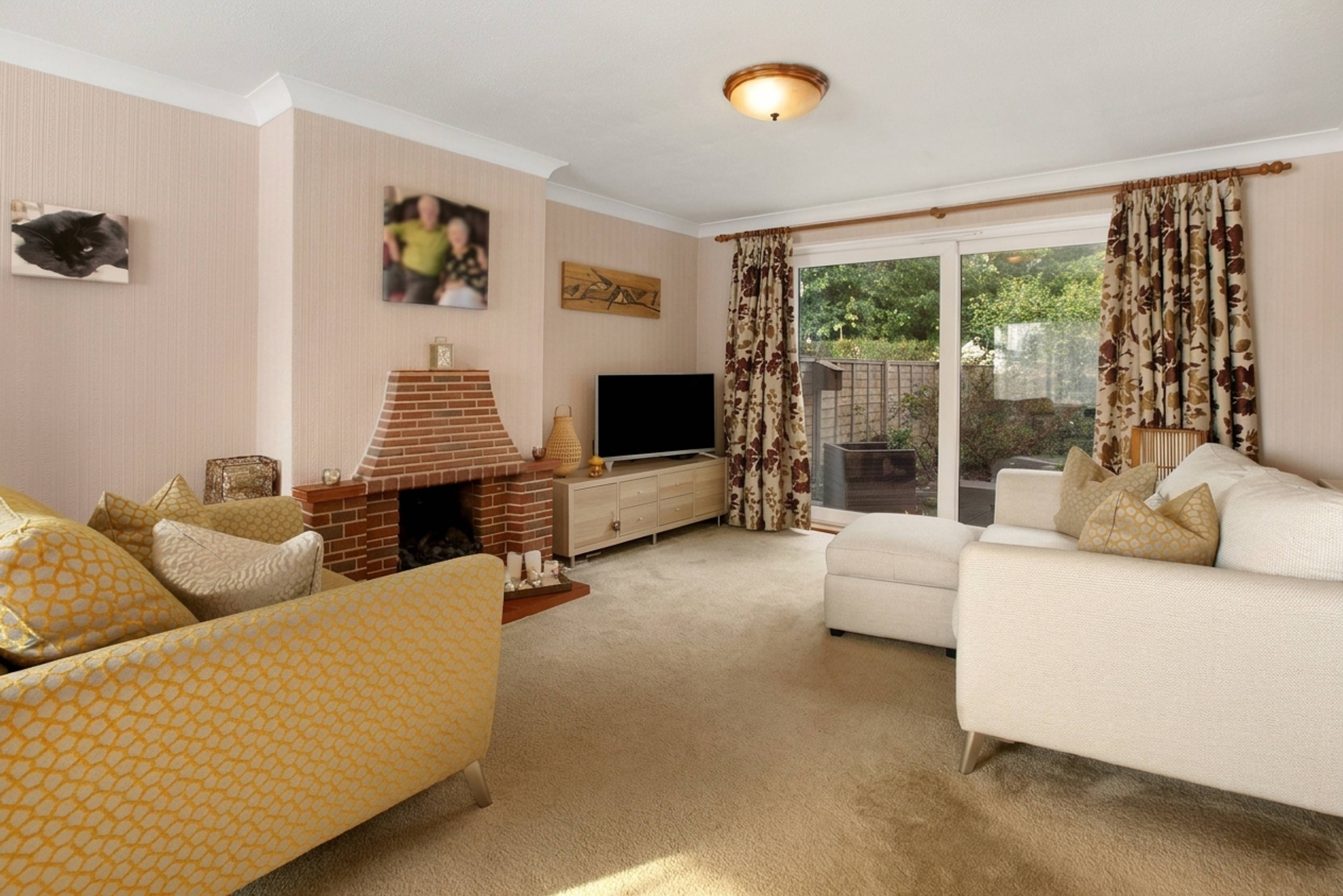 Kingsdown Crescent, Dawlish, EX7 - 3