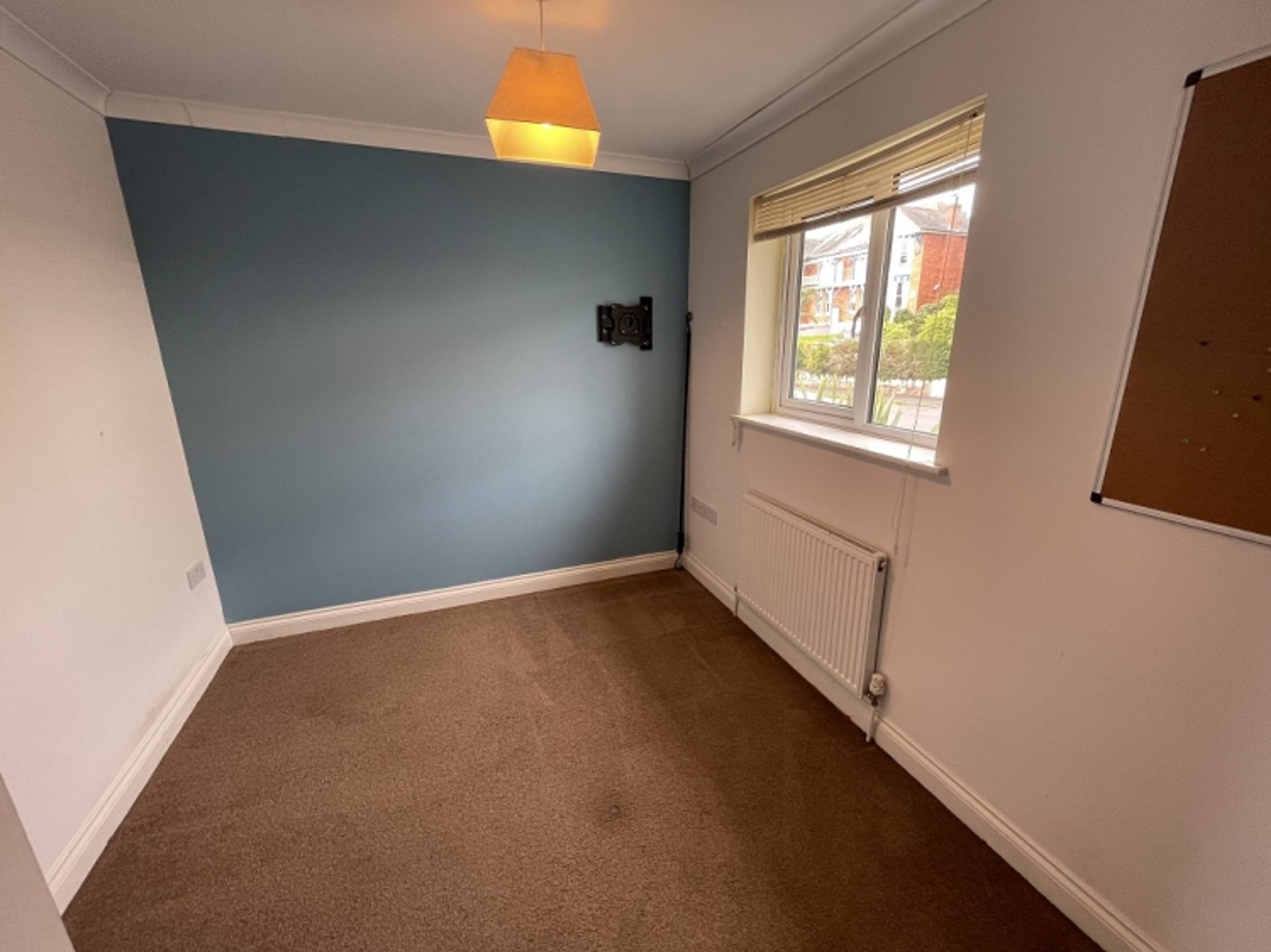 Fourth Avenue, Teignmouth, TQ14 - 6