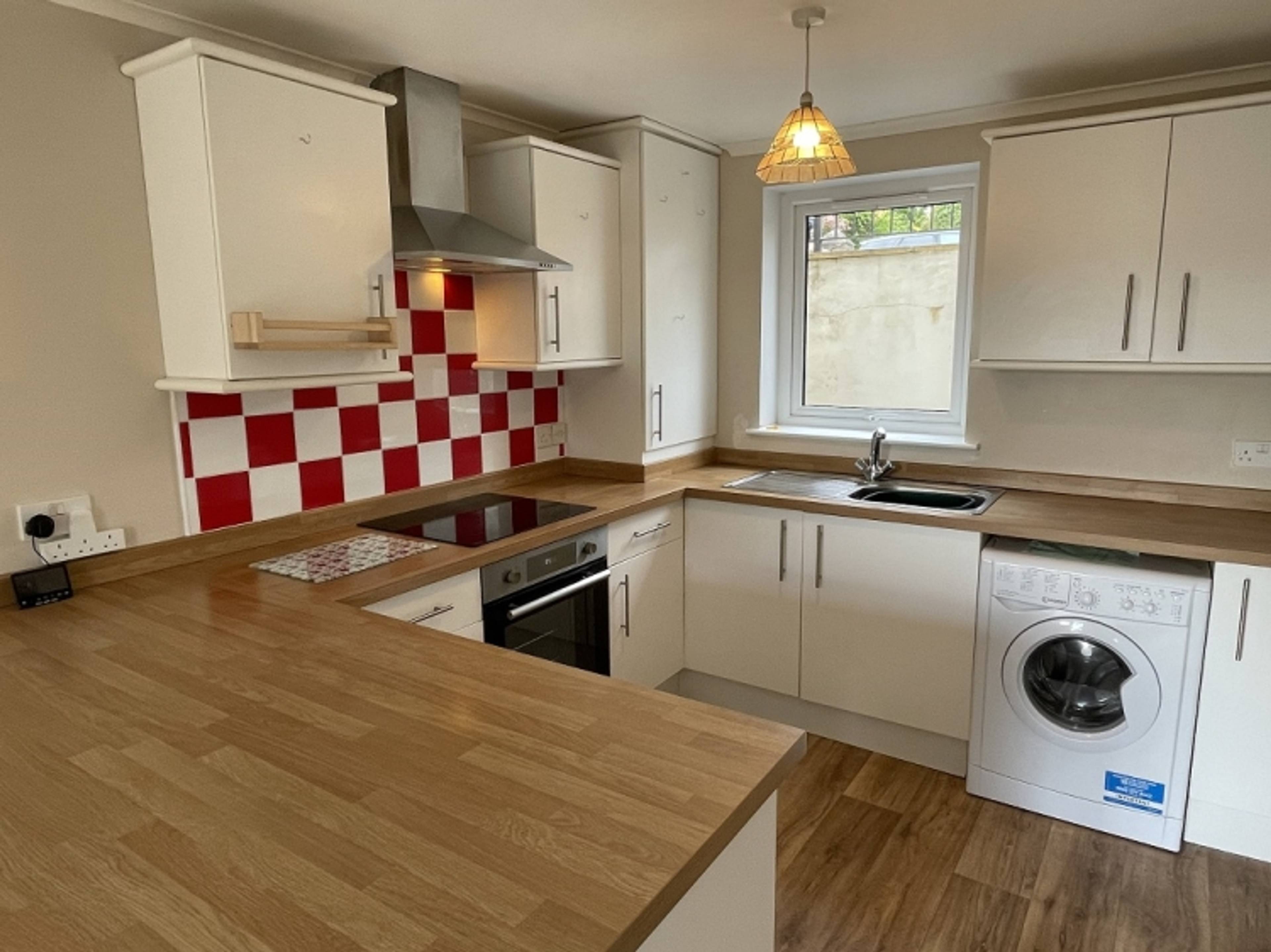 Fourth Avenue, Teignmouth, TQ14 - 2