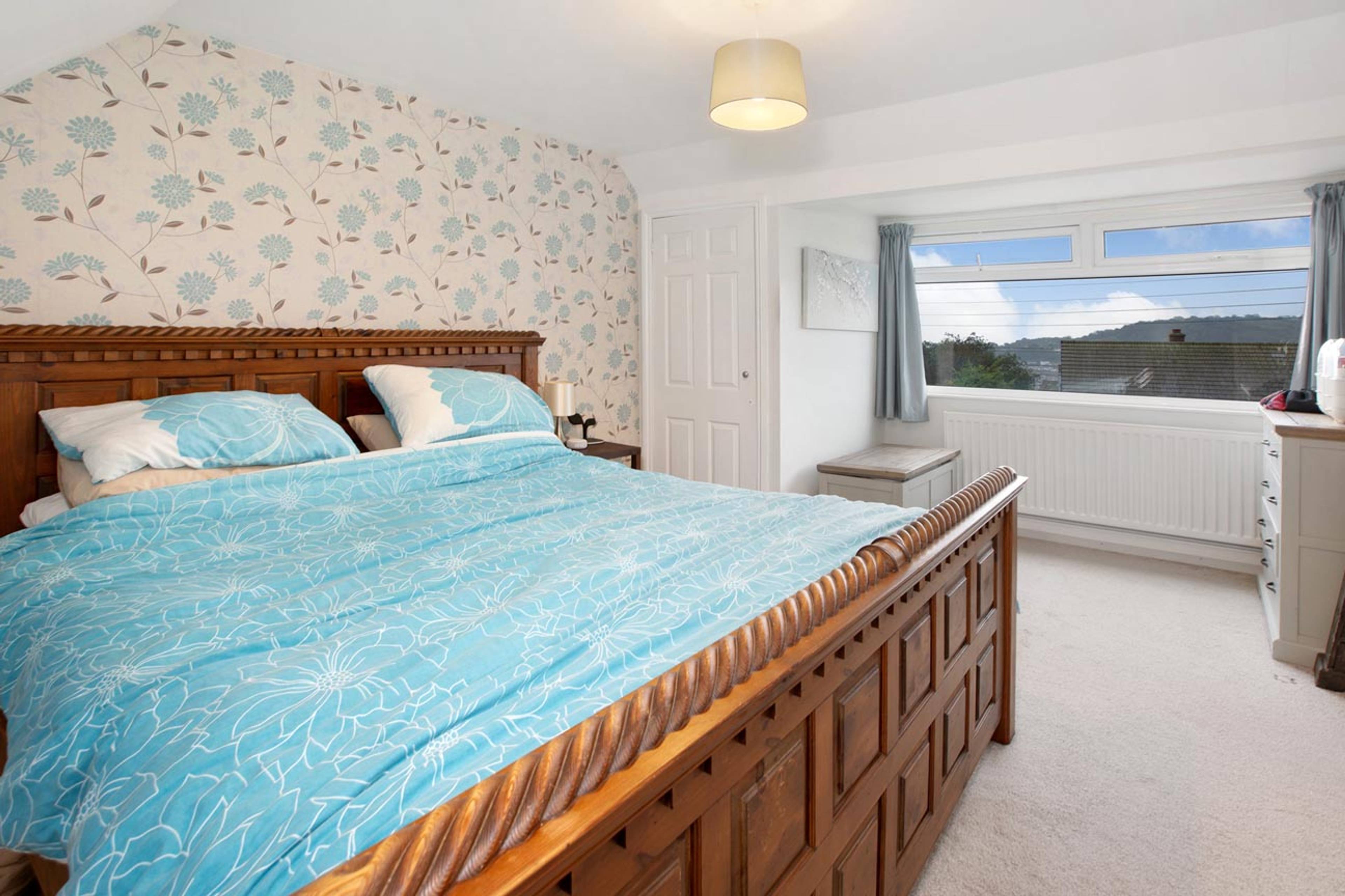 Higher Kingsdown Road, Teignmouth, TQ14 - 9