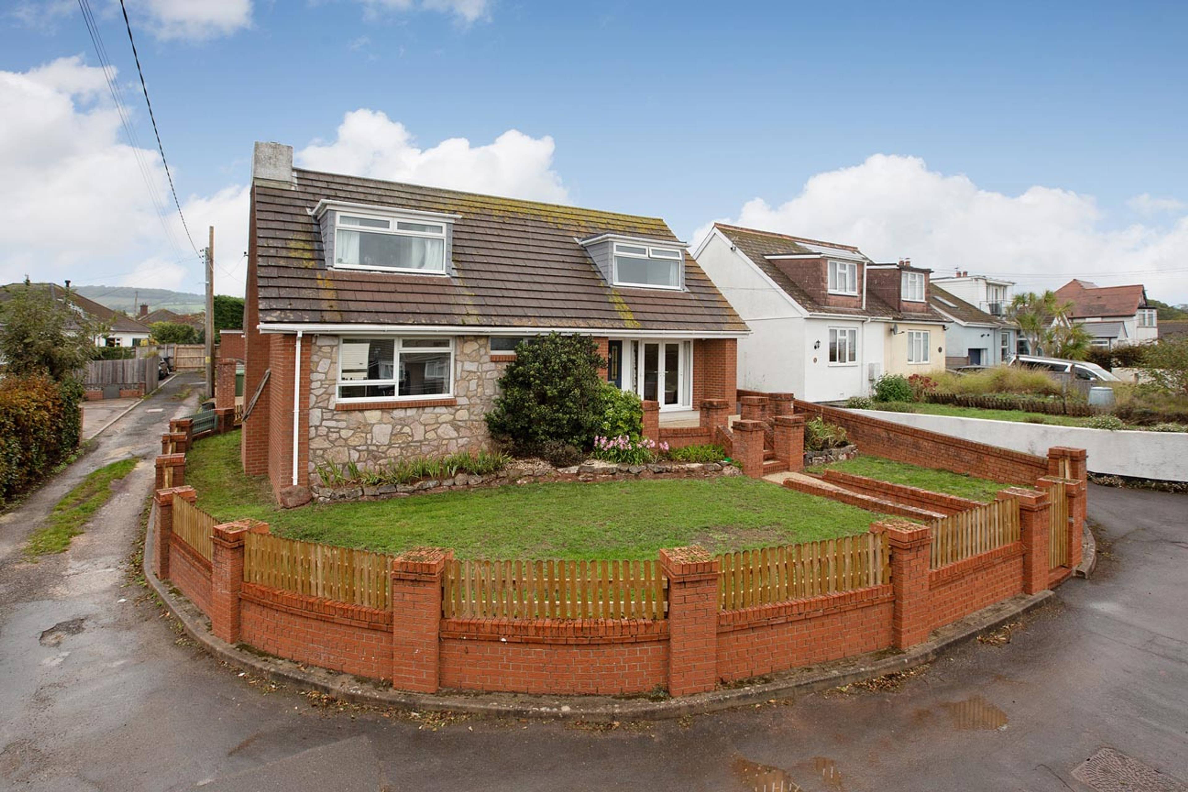 Higher Kingsdown Road, Teignmouth, TQ14 - 4