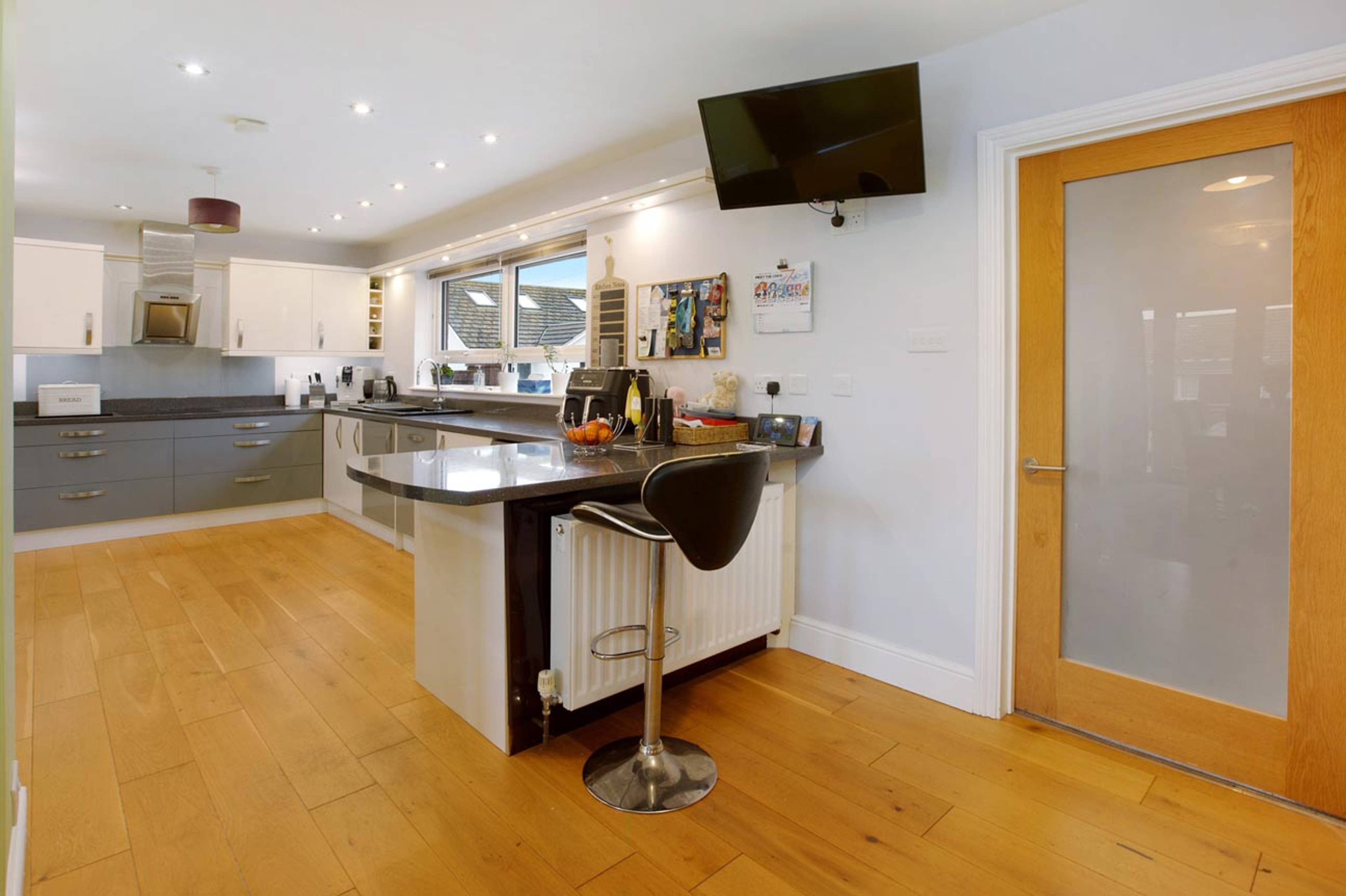 Higher Kingsdown Road, Teignmouth, TQ14 - 7