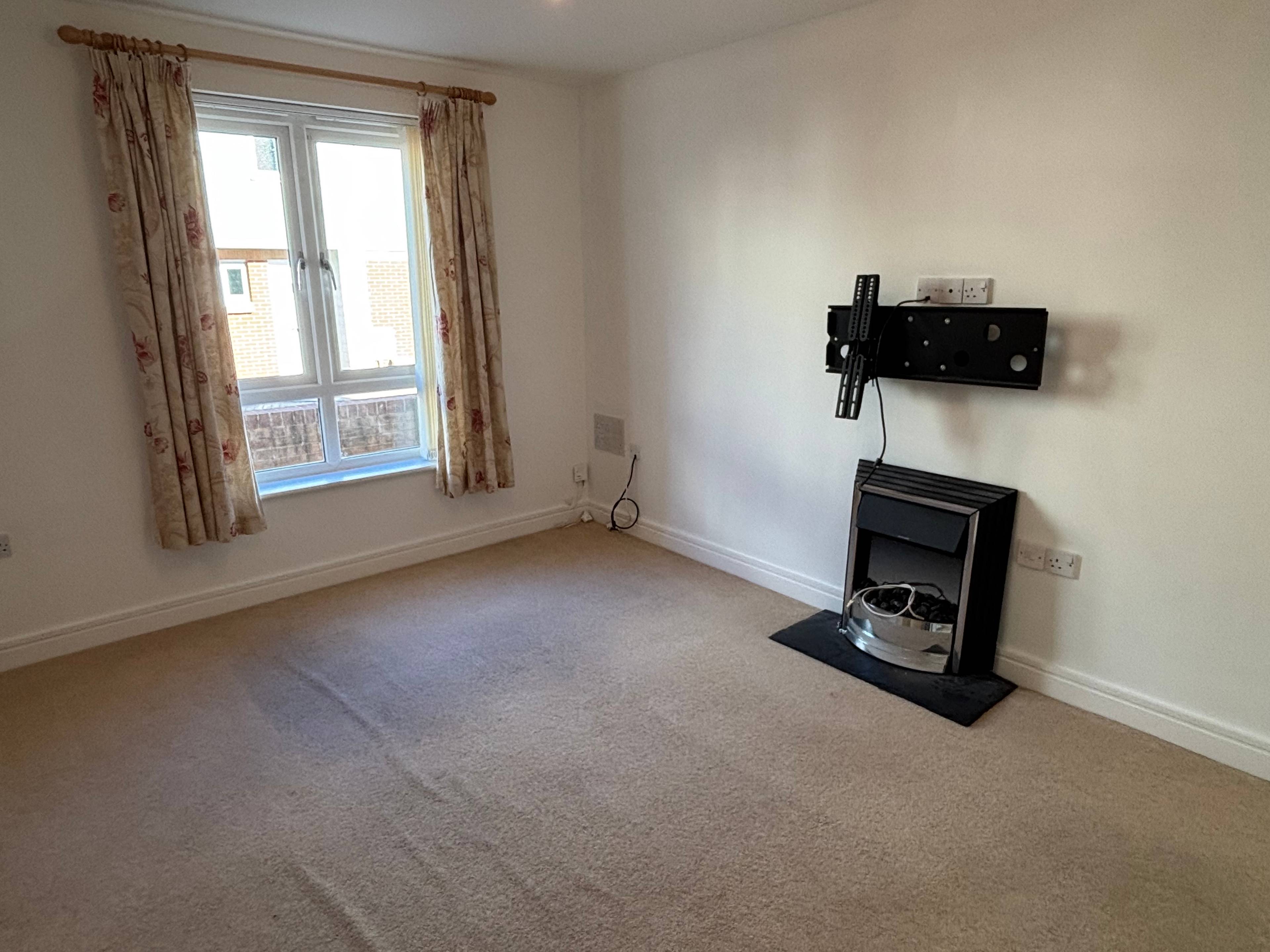 Drake Avenue, Teignmouth, TQ14 - 3