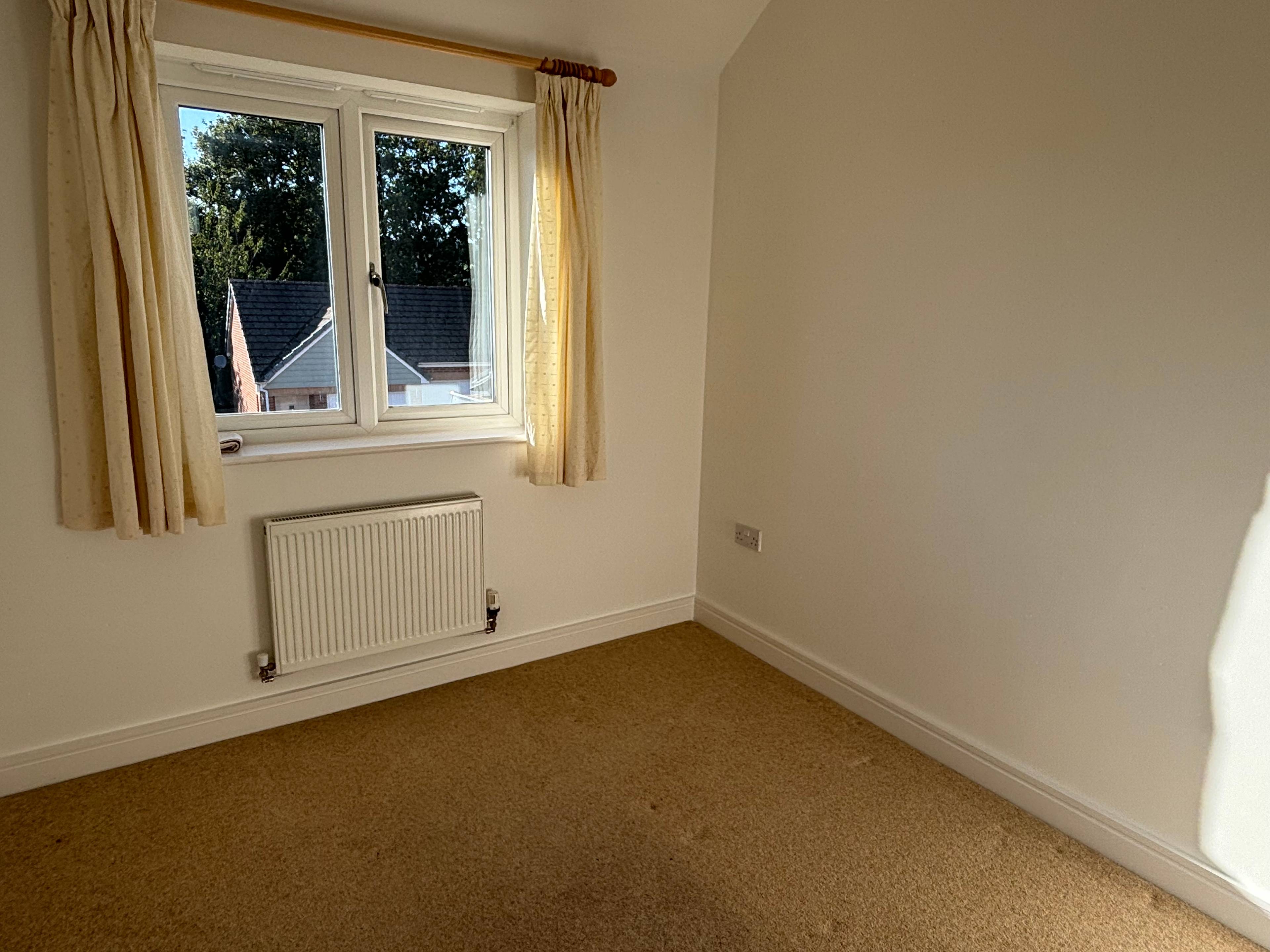 Drake Avenue, Teignmouth, TQ14 - 6