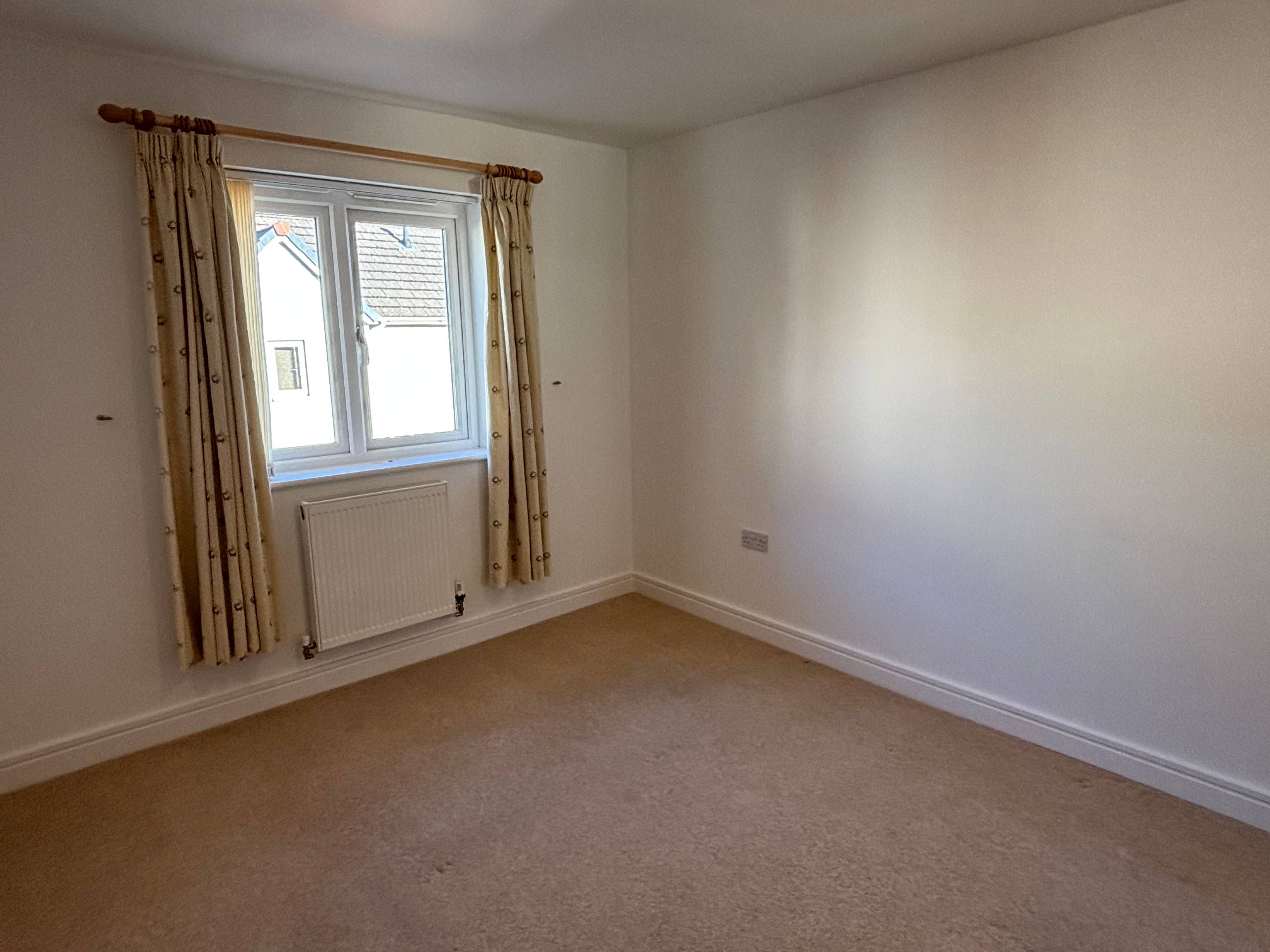 Drake Avenue, Teignmouth, TQ14 - 8