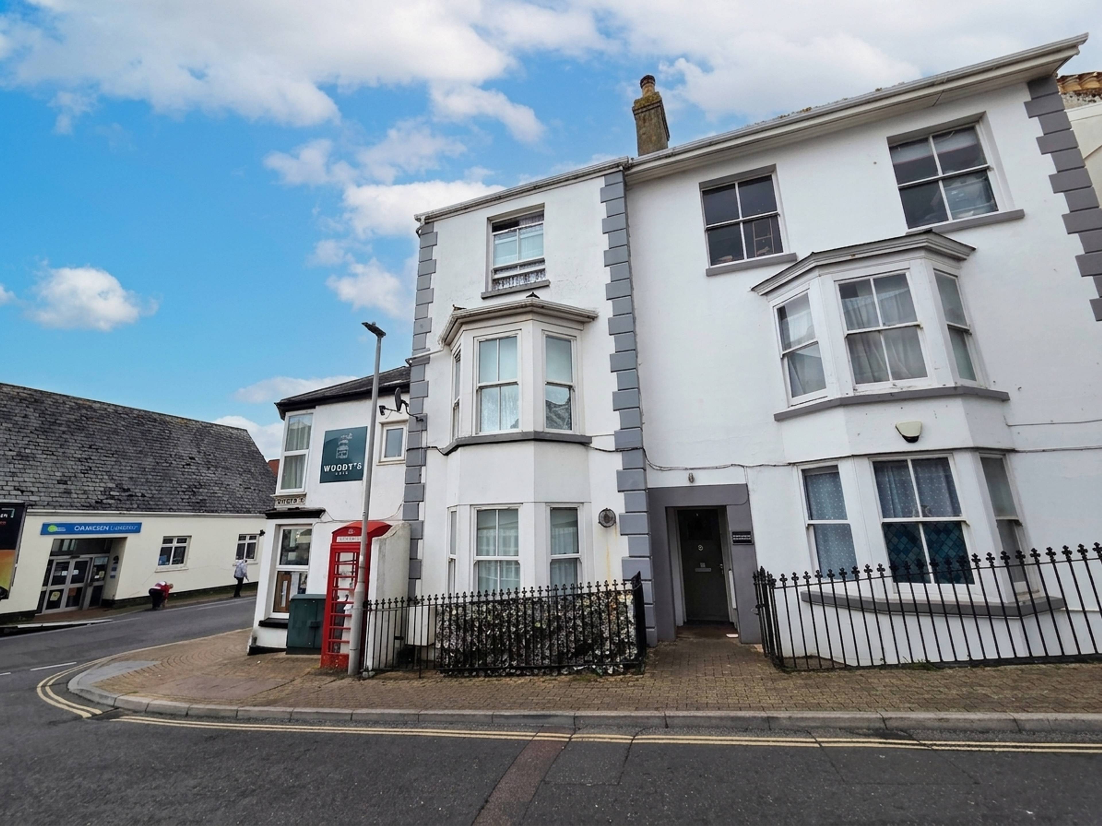 Queen Street, Dawlish, EX7 - 1