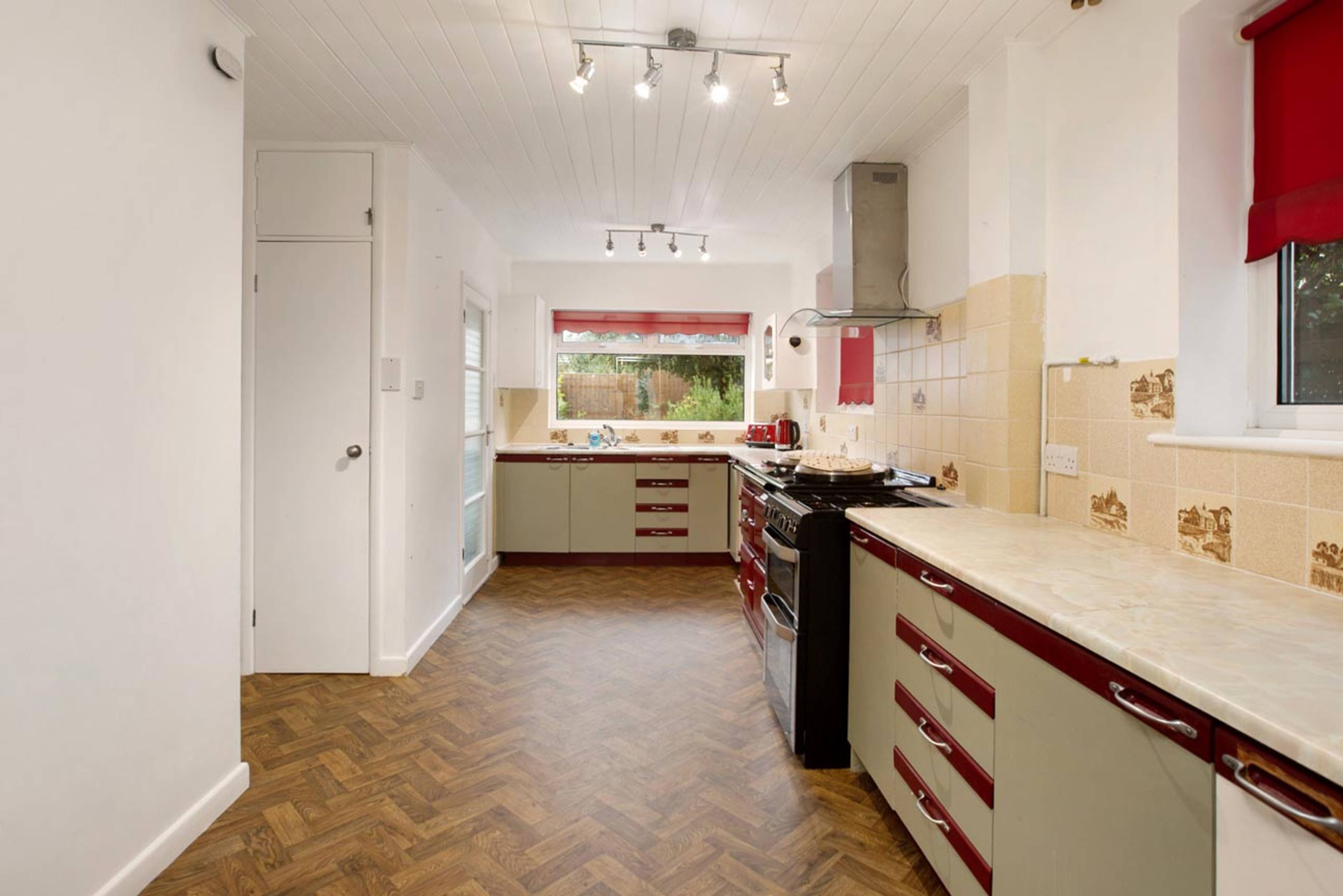 Higher Woodway Road, Teignmouth, TQ14 - 4