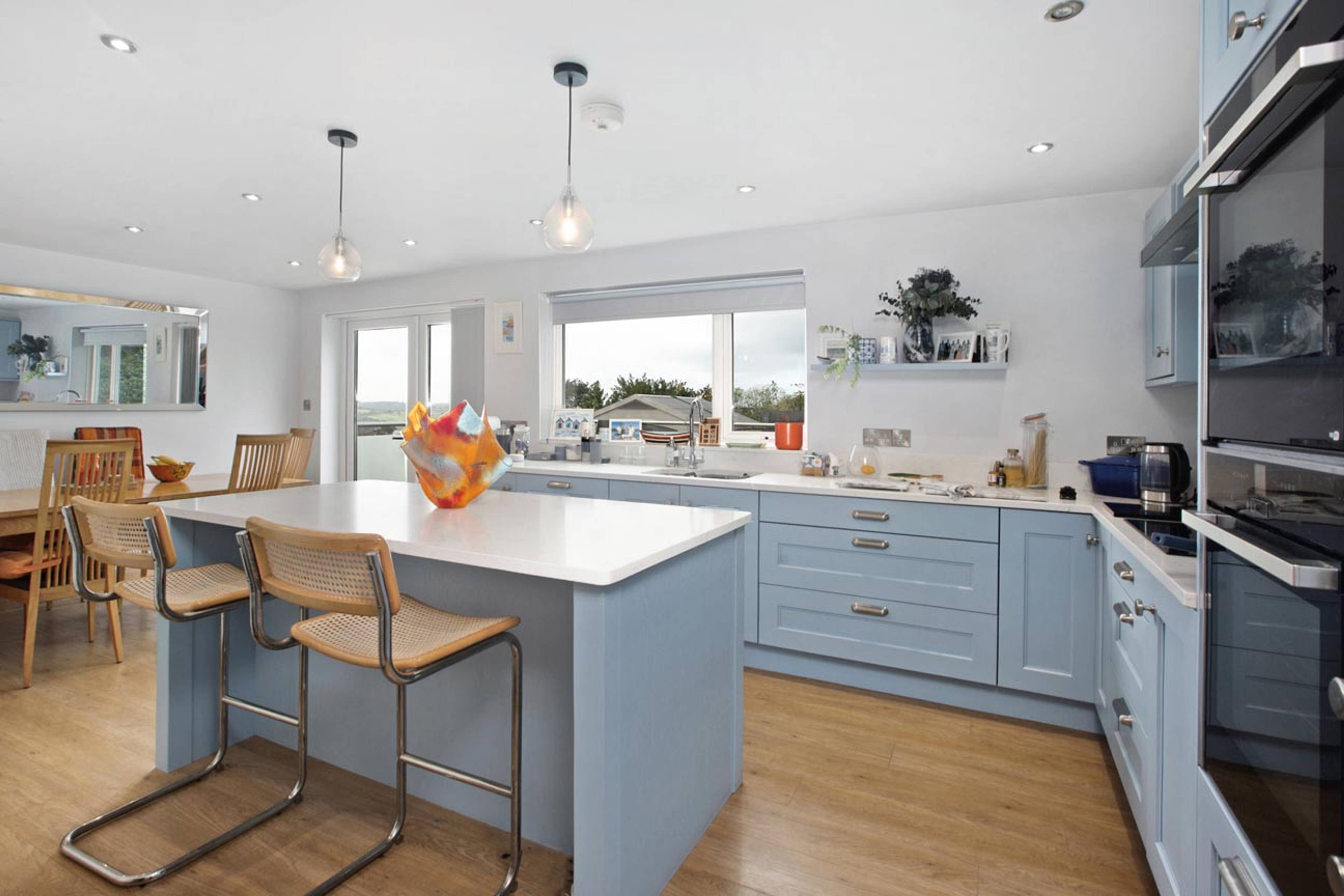 Charlemont Road, Teignmouth, TQ14 - 2