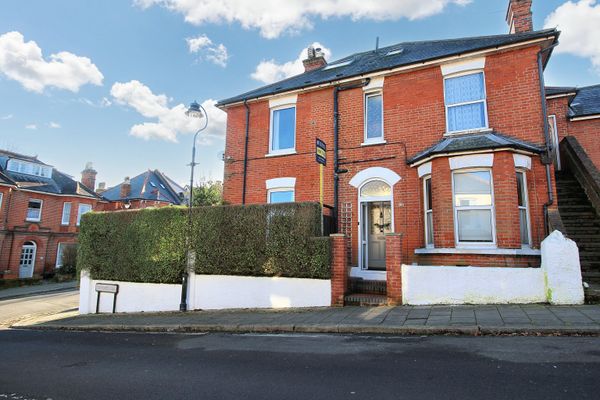 Cargate Avenue, Aldershot, GU11