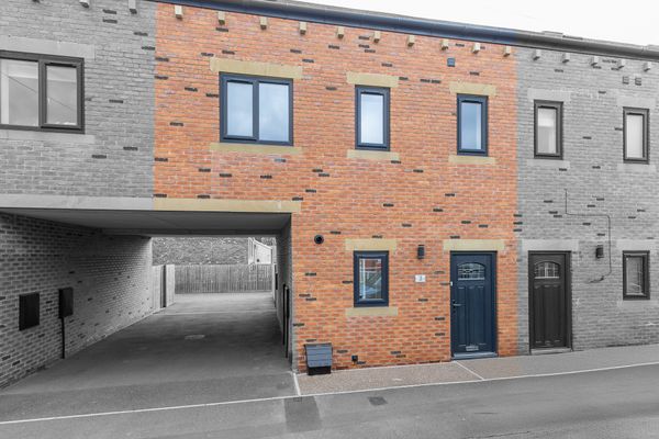 South Queen Street, Morley, LS27
