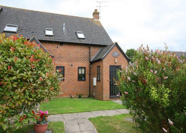 Poplars Close, Stone, HP17