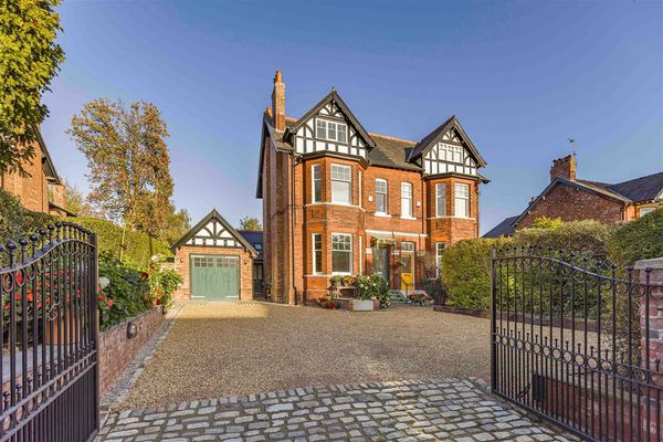 Woodford Road, Bramhall, SK7