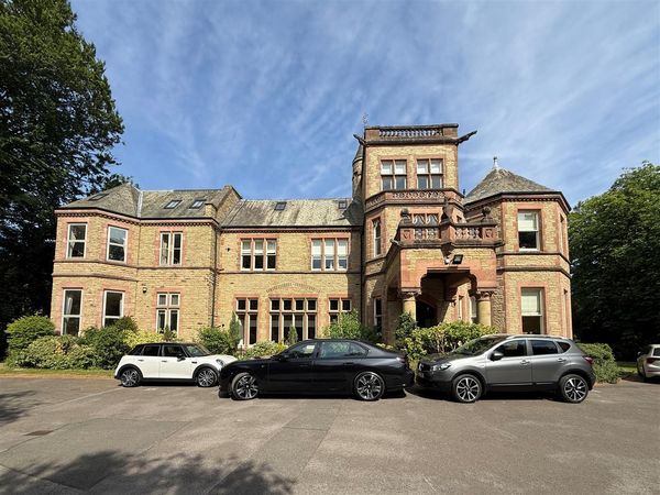 St. Margarets Road, Limehurst, WA14