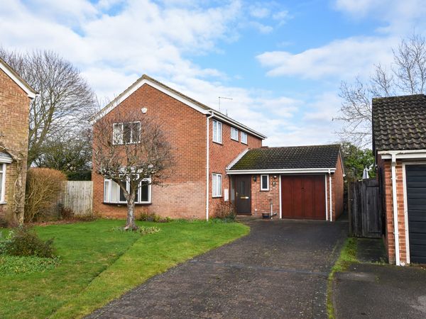 Wordsworth Close, Towcester, NN12